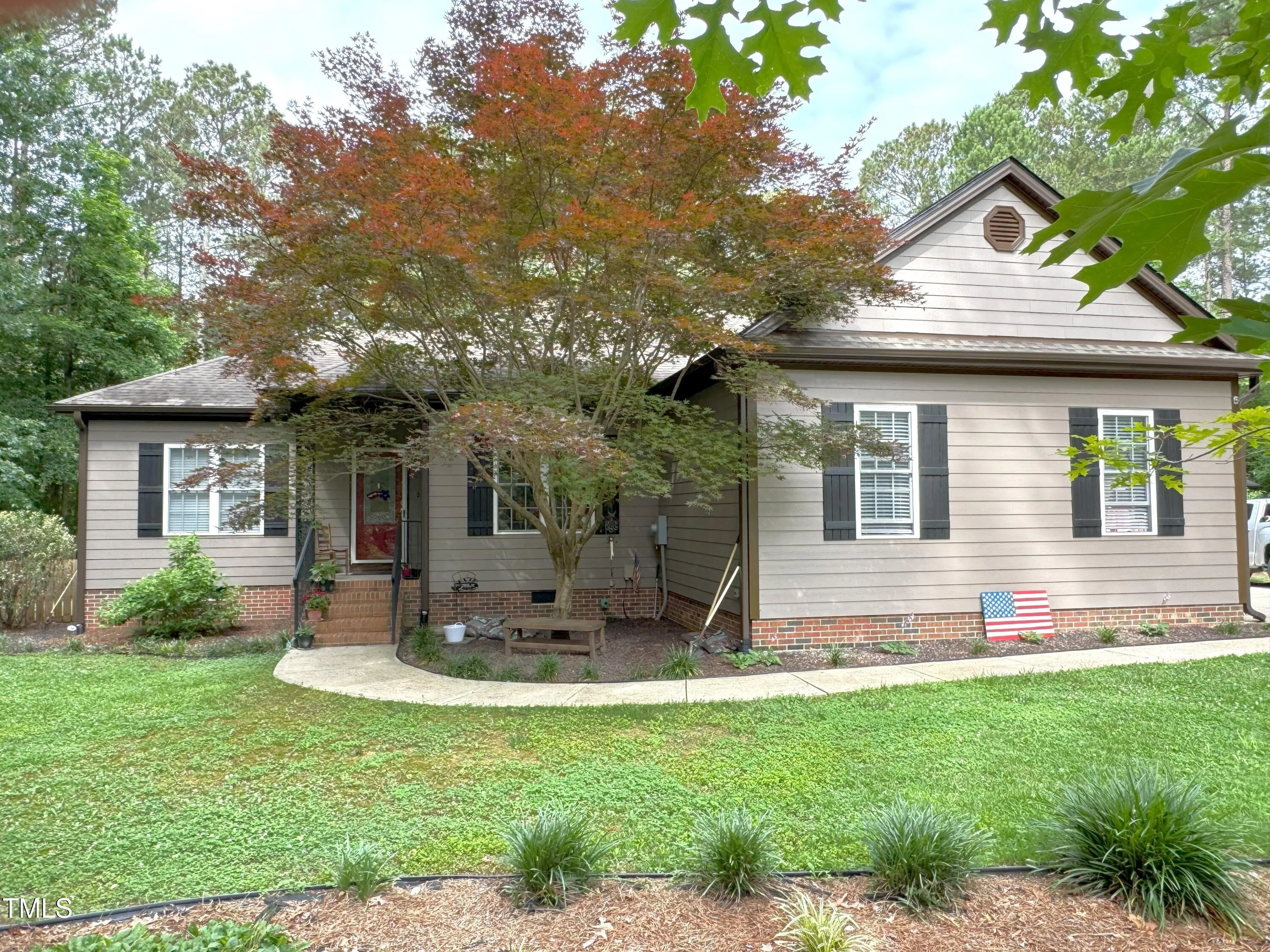 105 Perry Lane