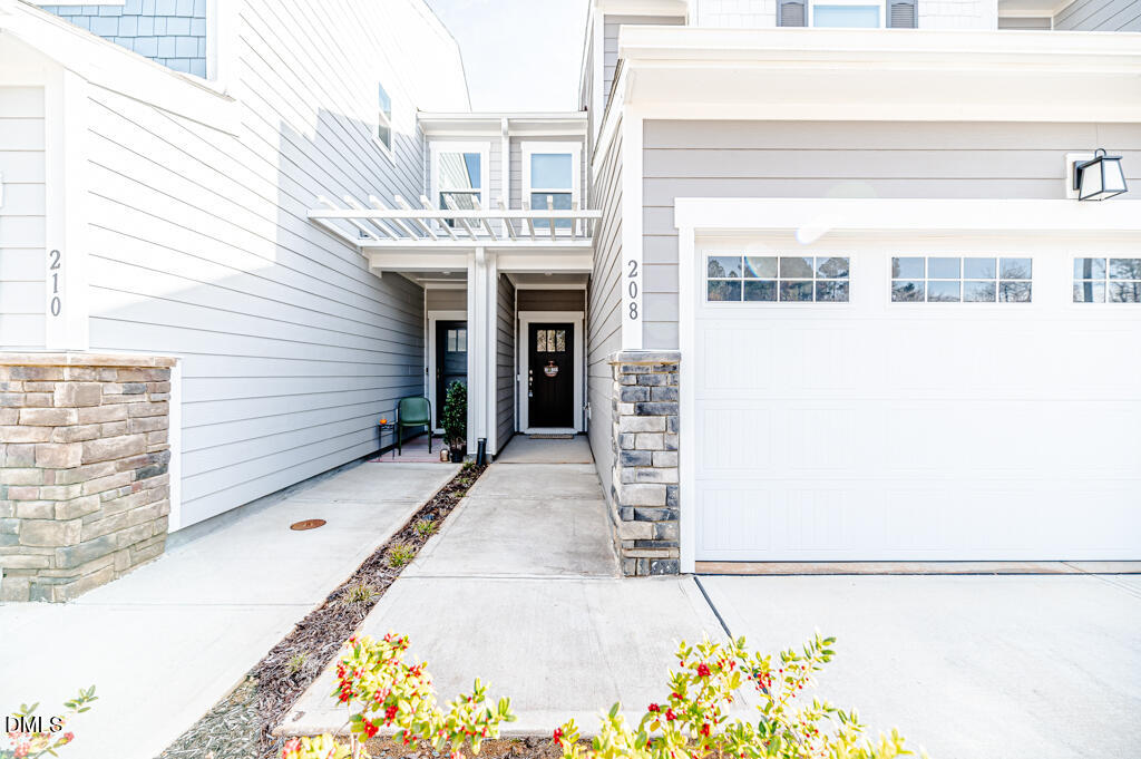 208 Golden Gate Lane