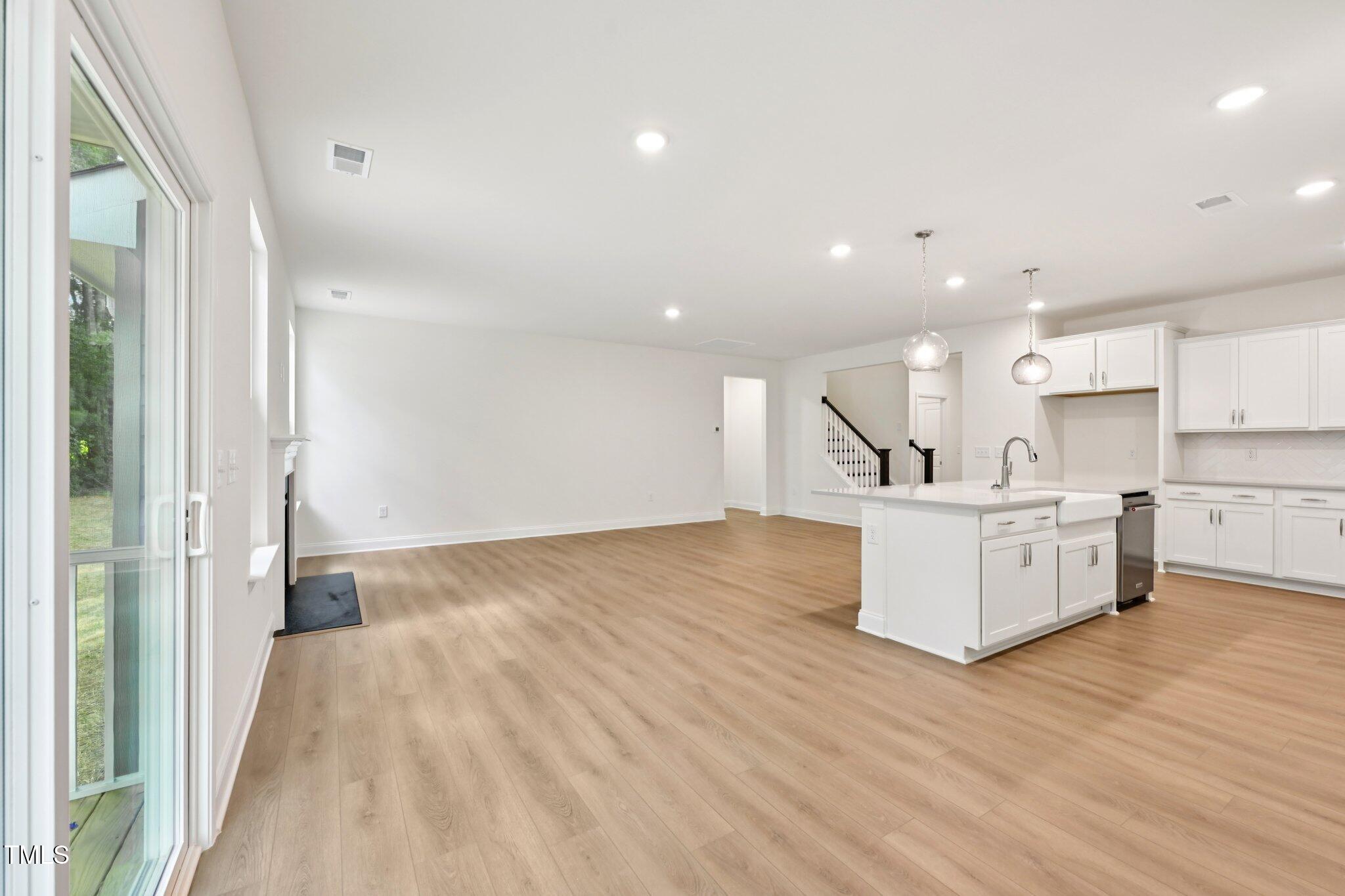 214 Alden Way