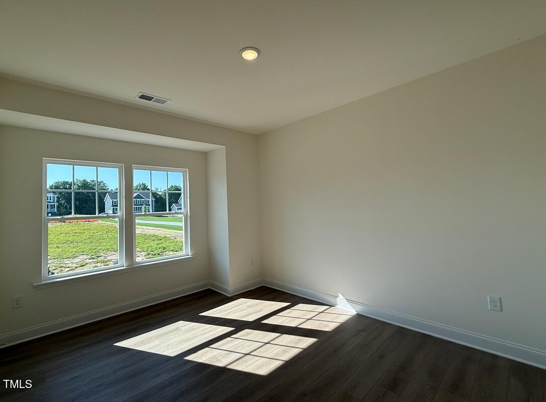 214 Alden Way