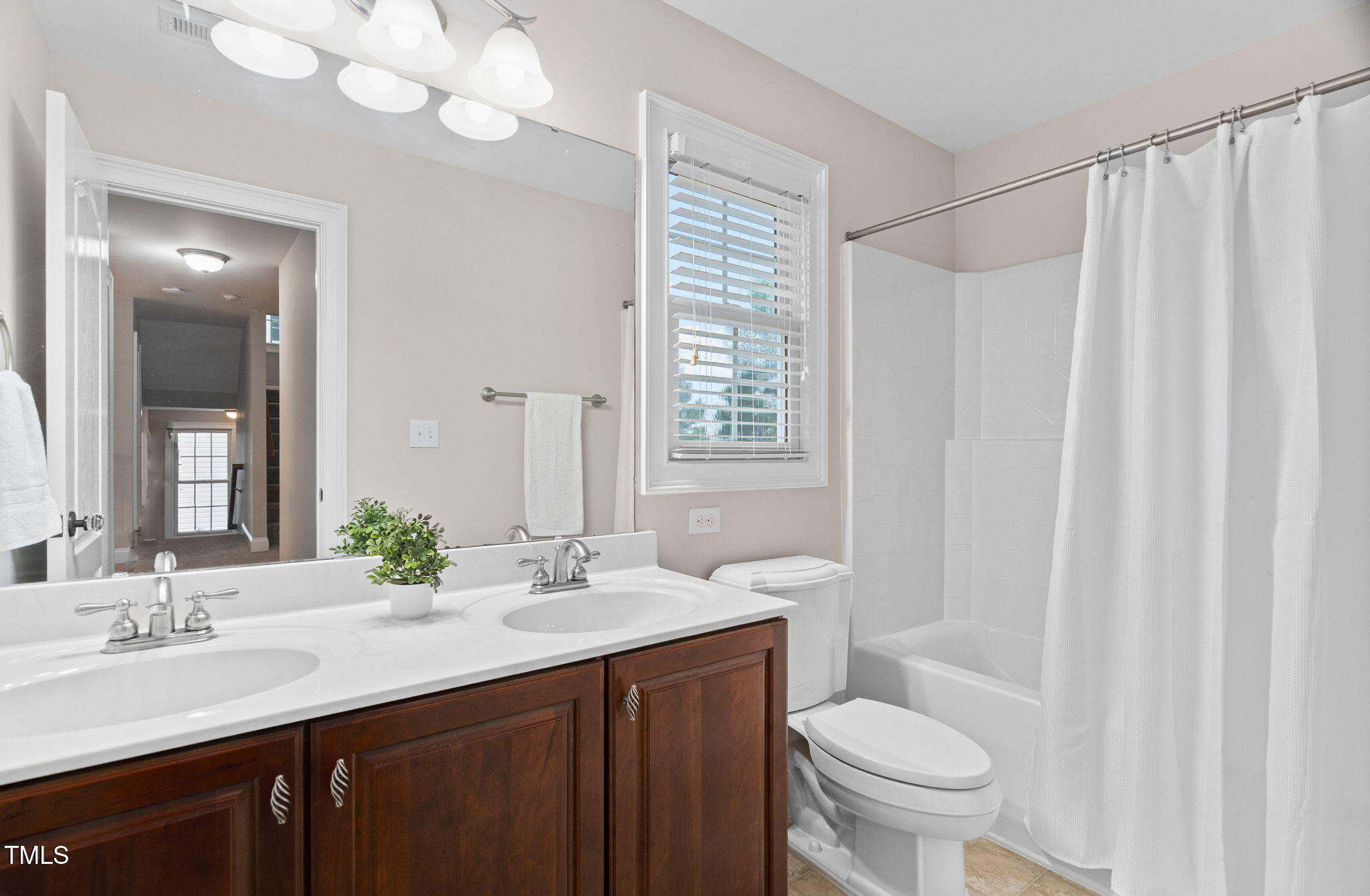 Morrisville, North Carolina 27560, United States, 4 Bedrooms Bedrooms, ,4 BathroomsBathrooms,Residential,Active,130434