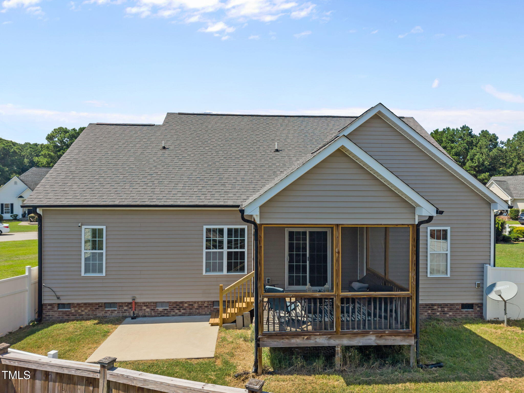 904 Willow Leaf Court