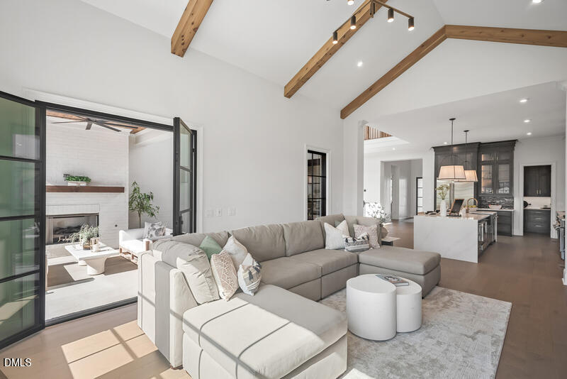 8600 Heron View Drive