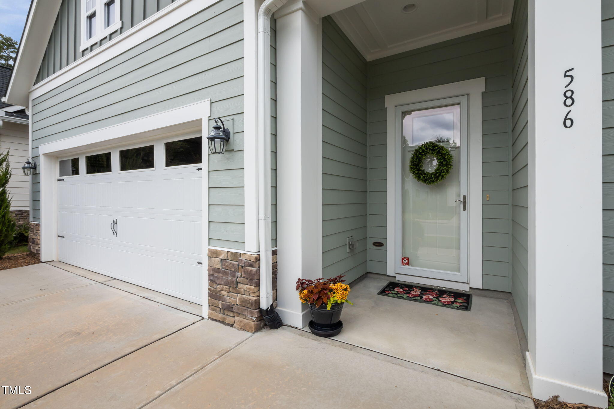 586 Middleton Place