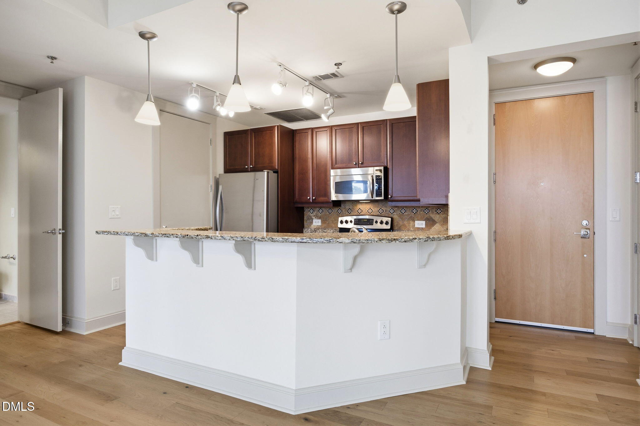 618 N Boylan Avenue 800