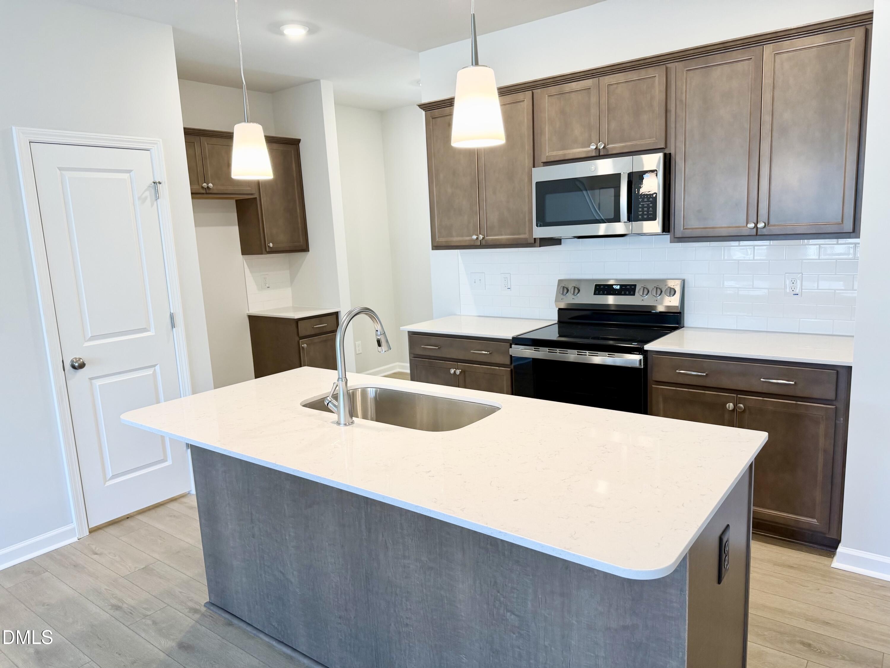 141 Blue Melody Avenue 253