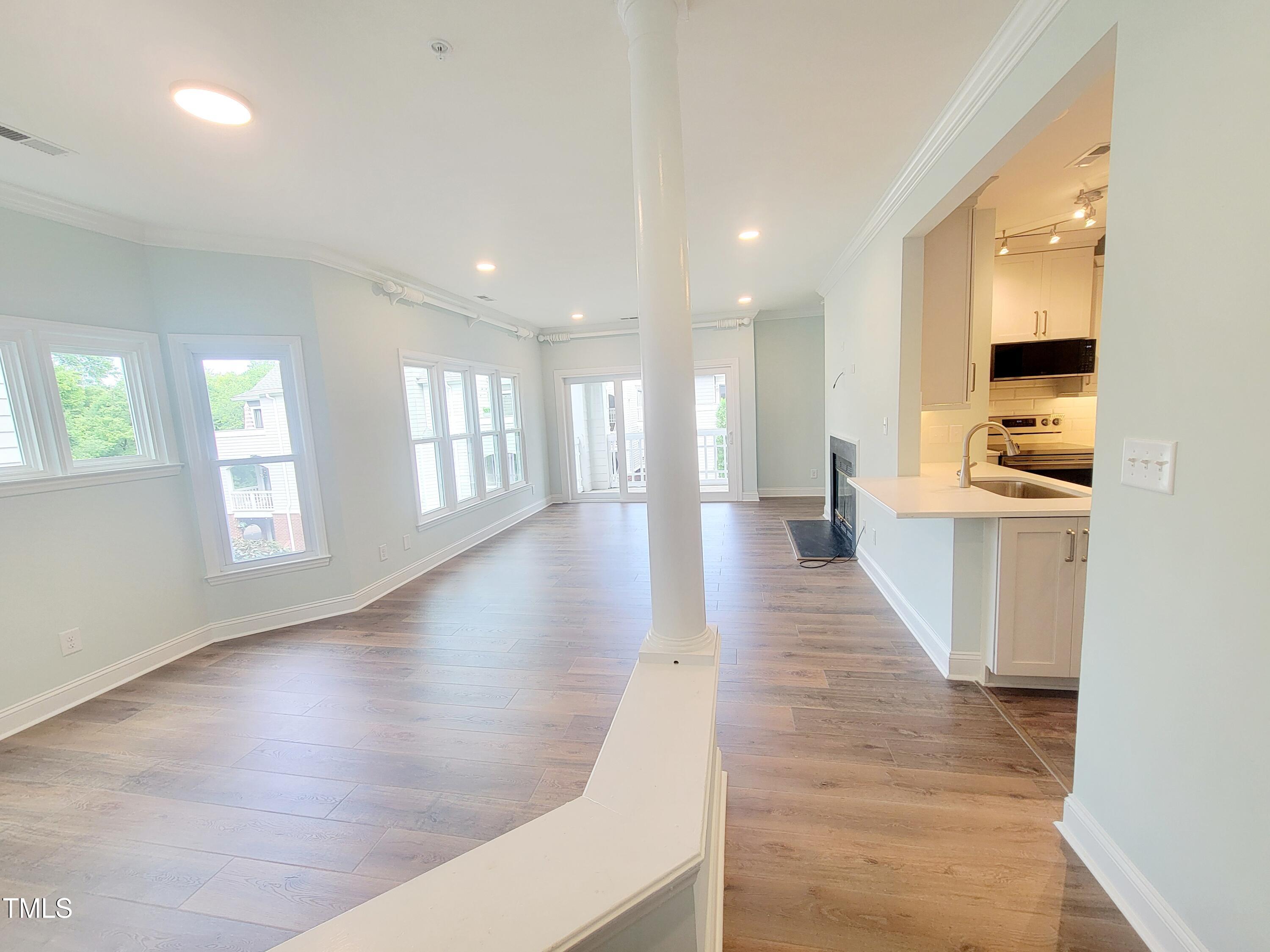 1001 Brighthurst Drive 208