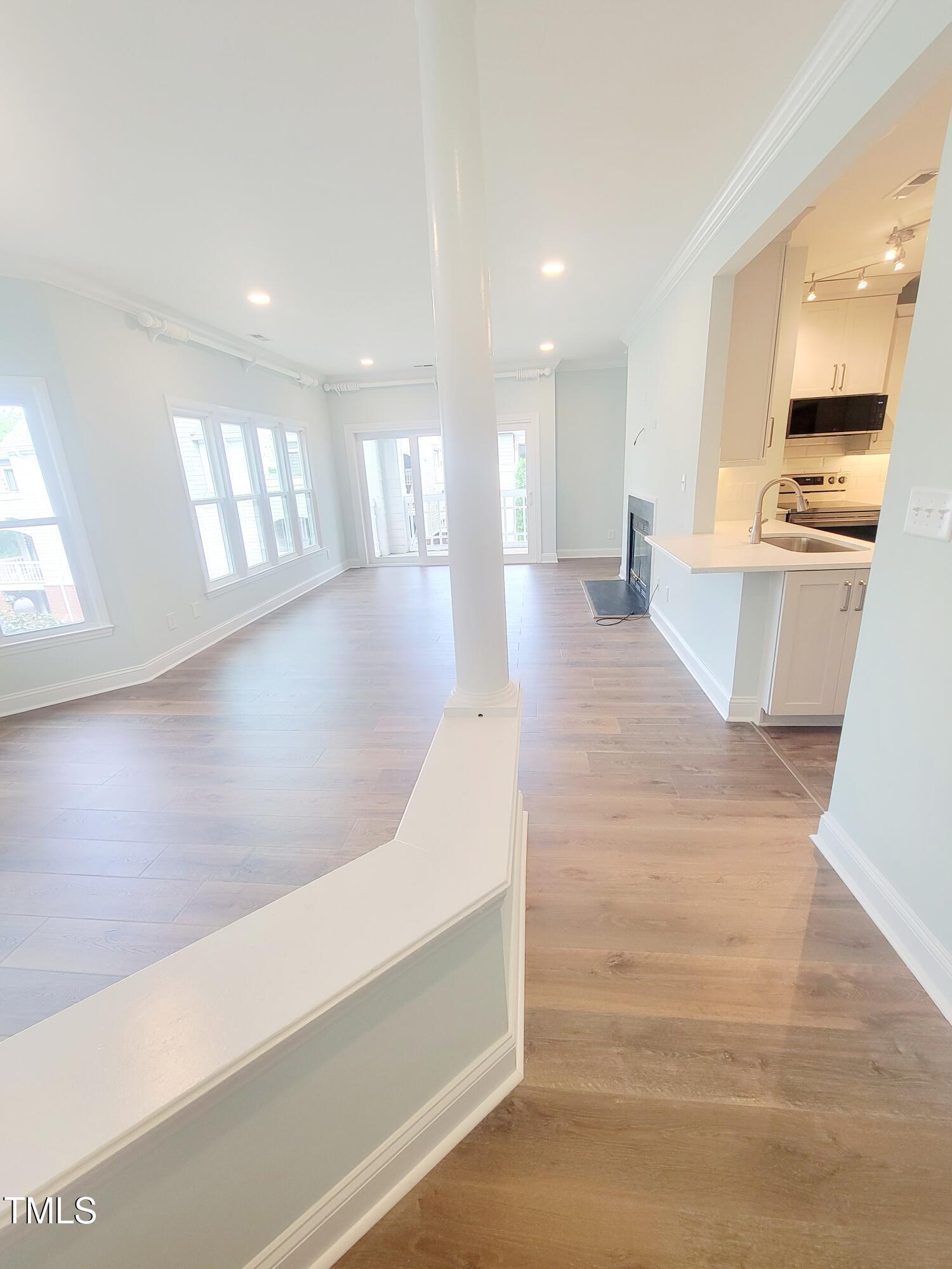 1001 Brighthurst Drive 208