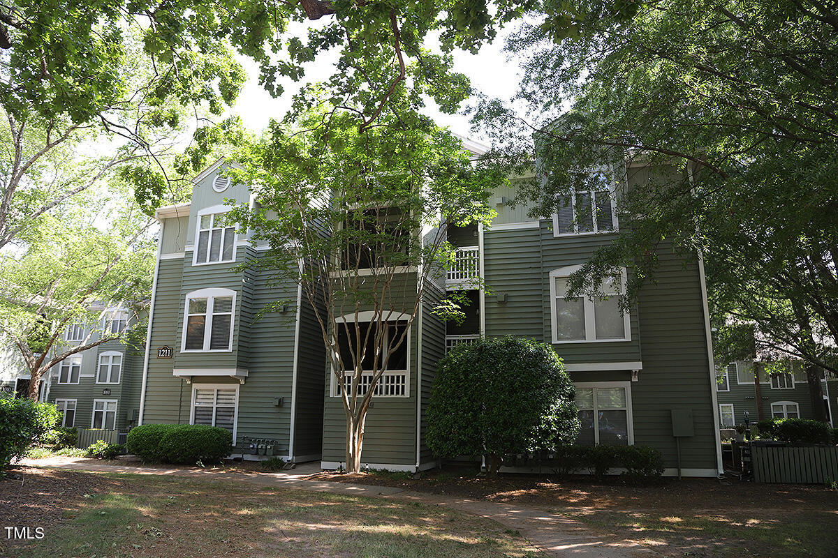 1211 Westview Lane 201