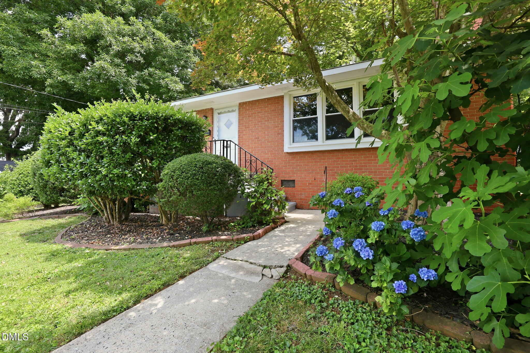 305 Meadowbrook Drive