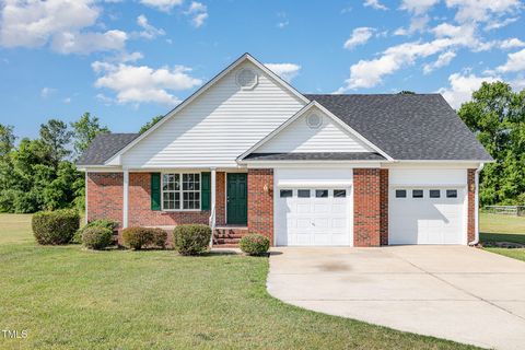 2919 Hayfield Road Wade NC 28395