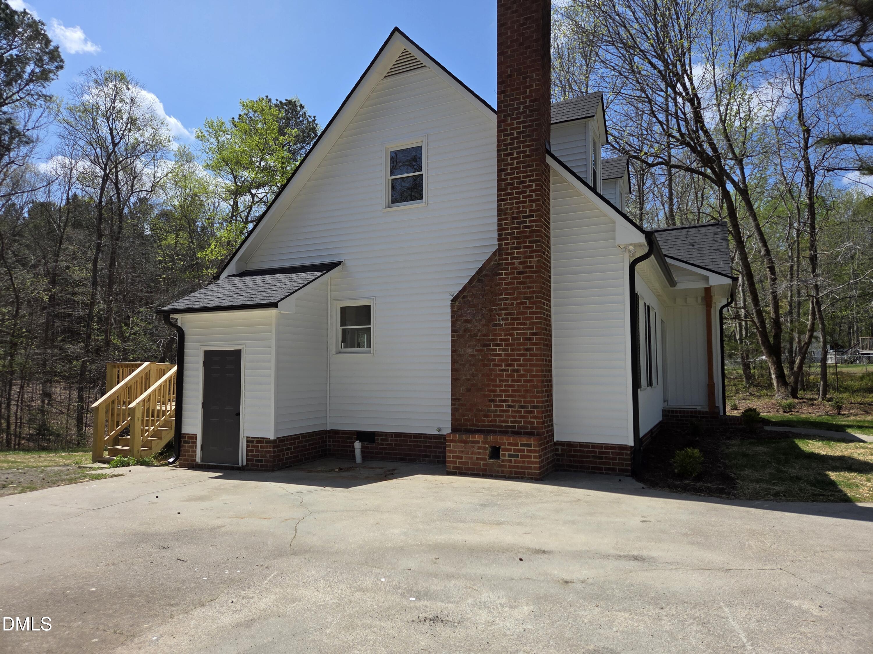 3573 Riverview Circle