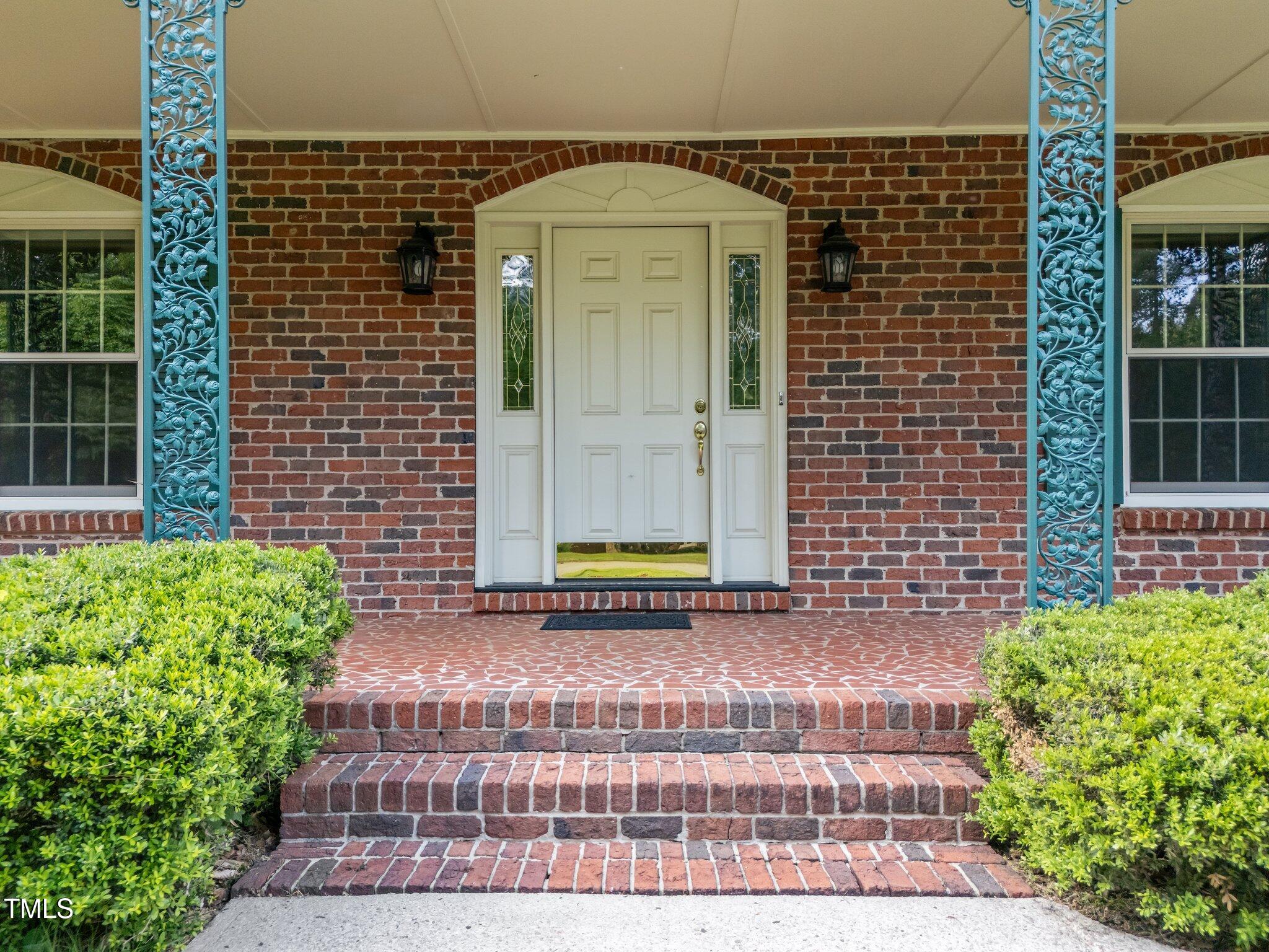5529 Shadowbrook Drive