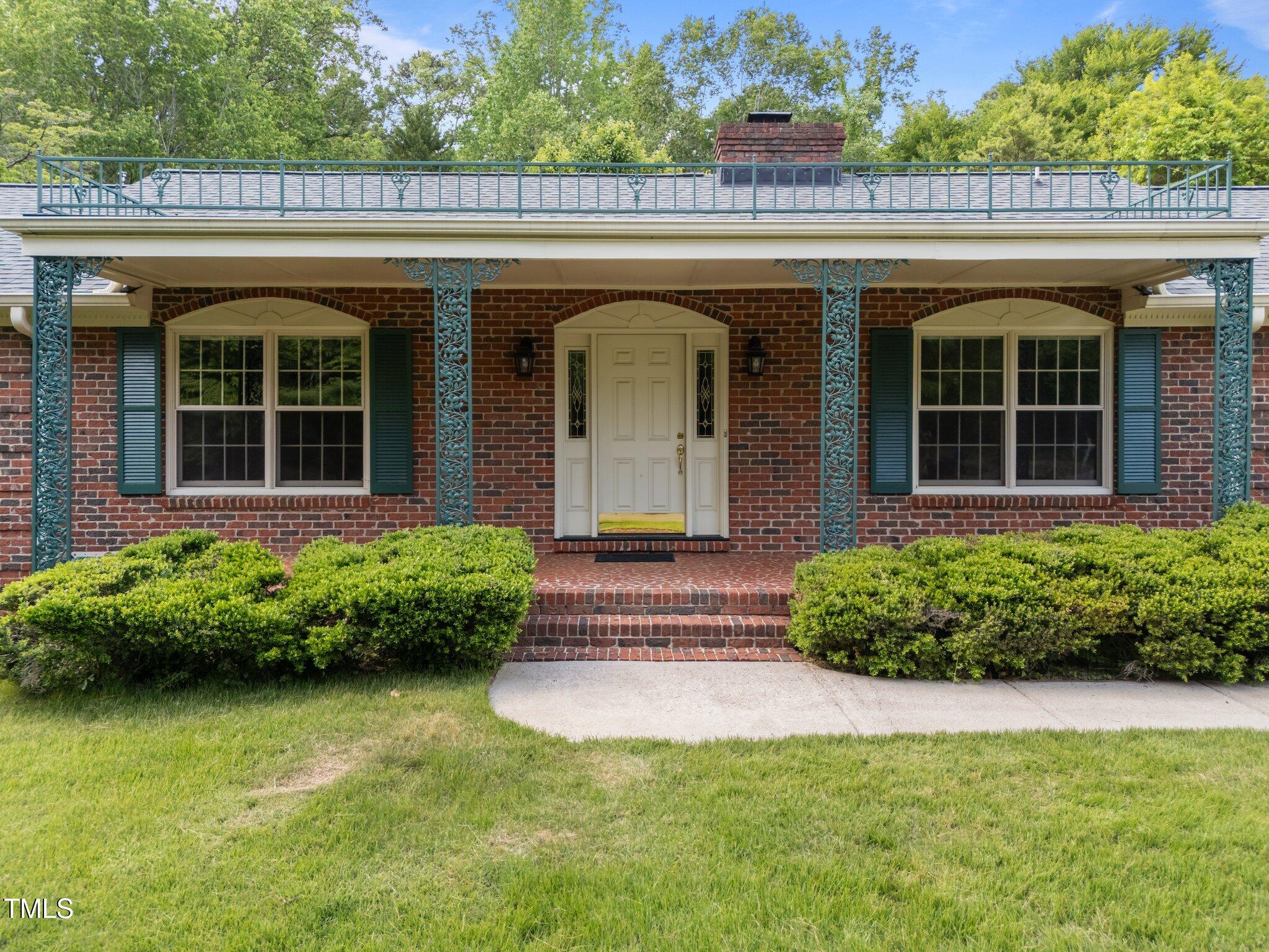 5529 Shadowbrook Drive