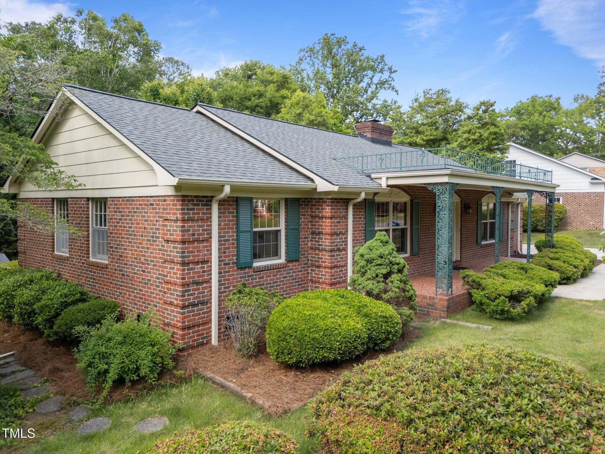 5529 Shadowbrook Drive