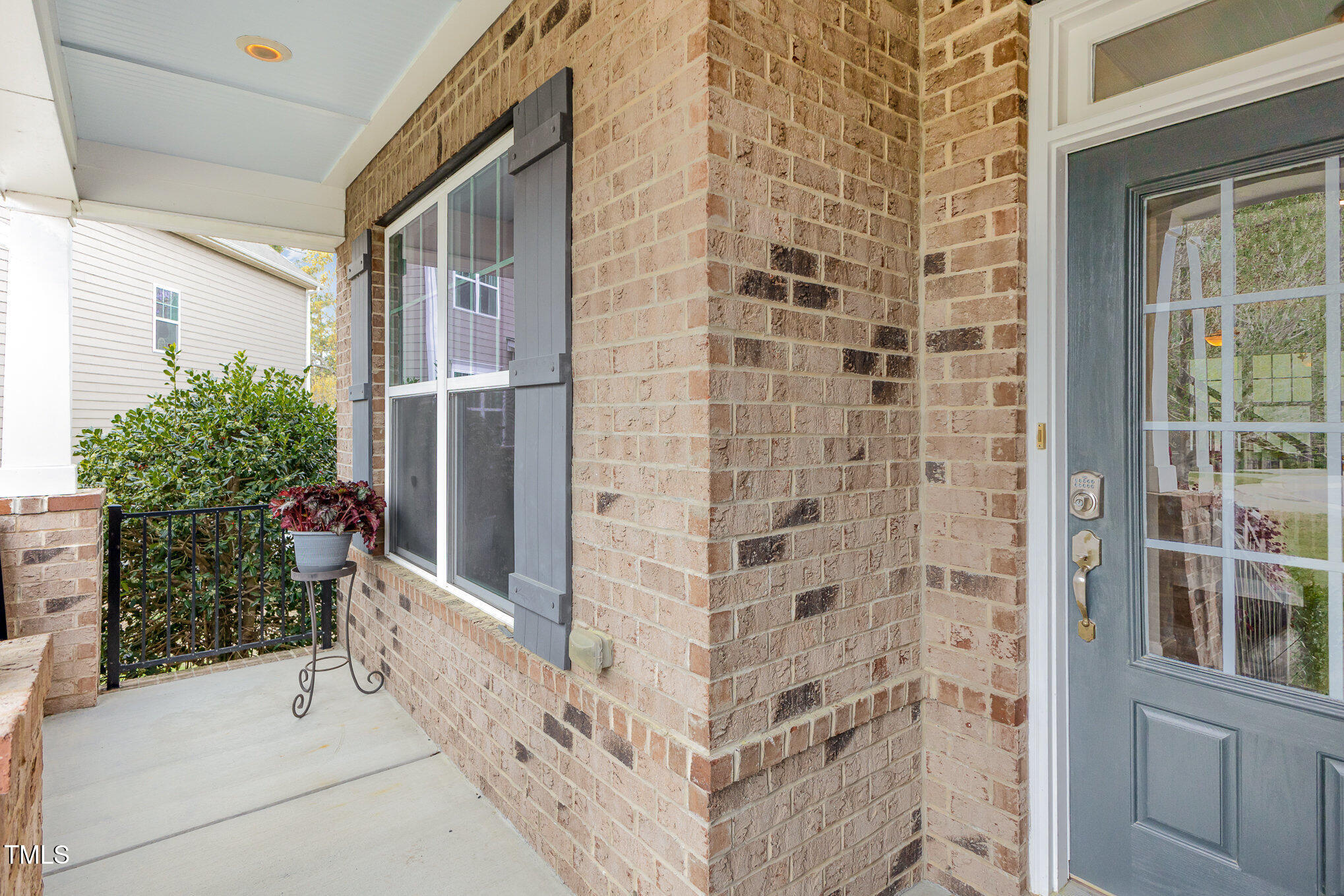 401 Molina Court