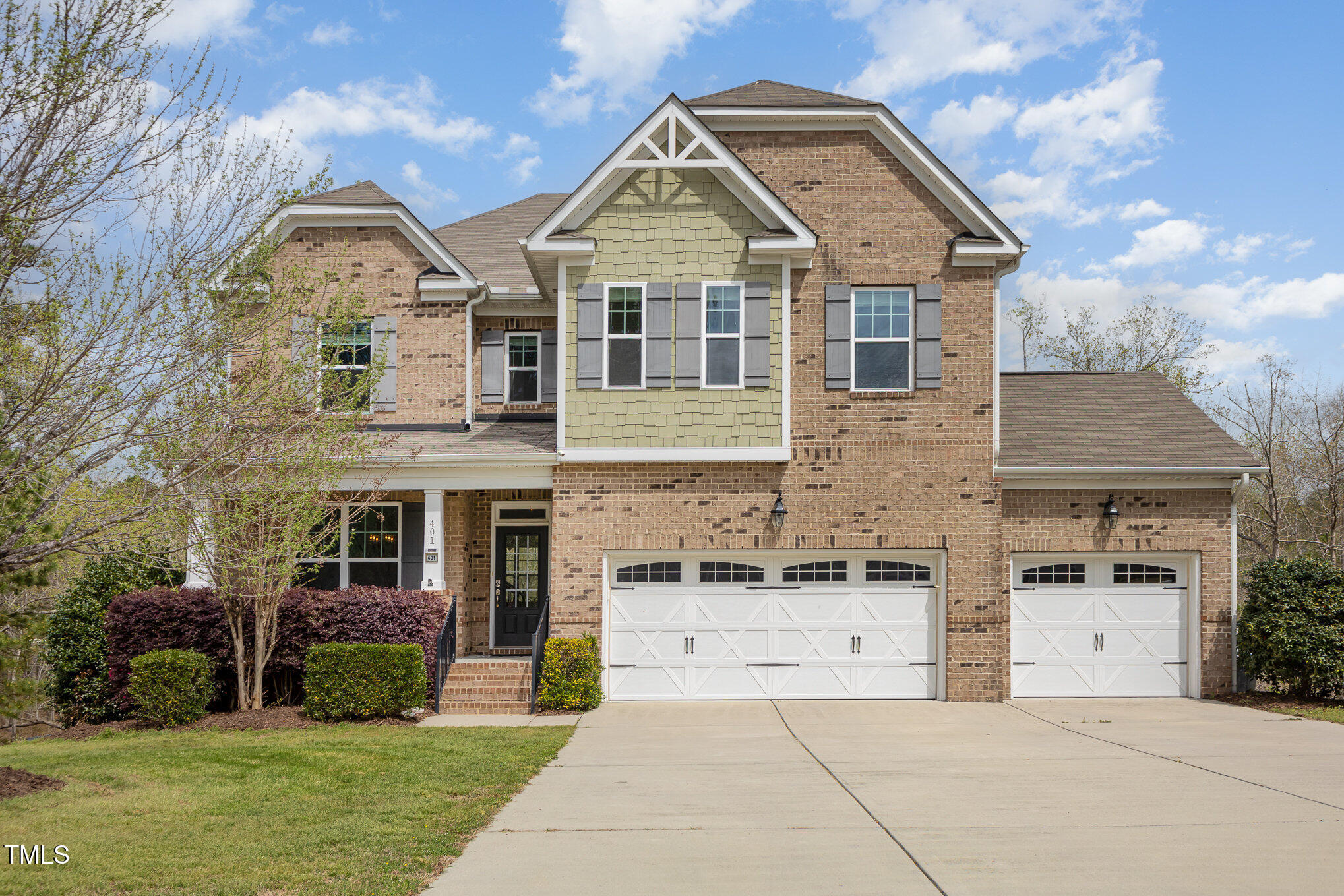 401 Molina Court