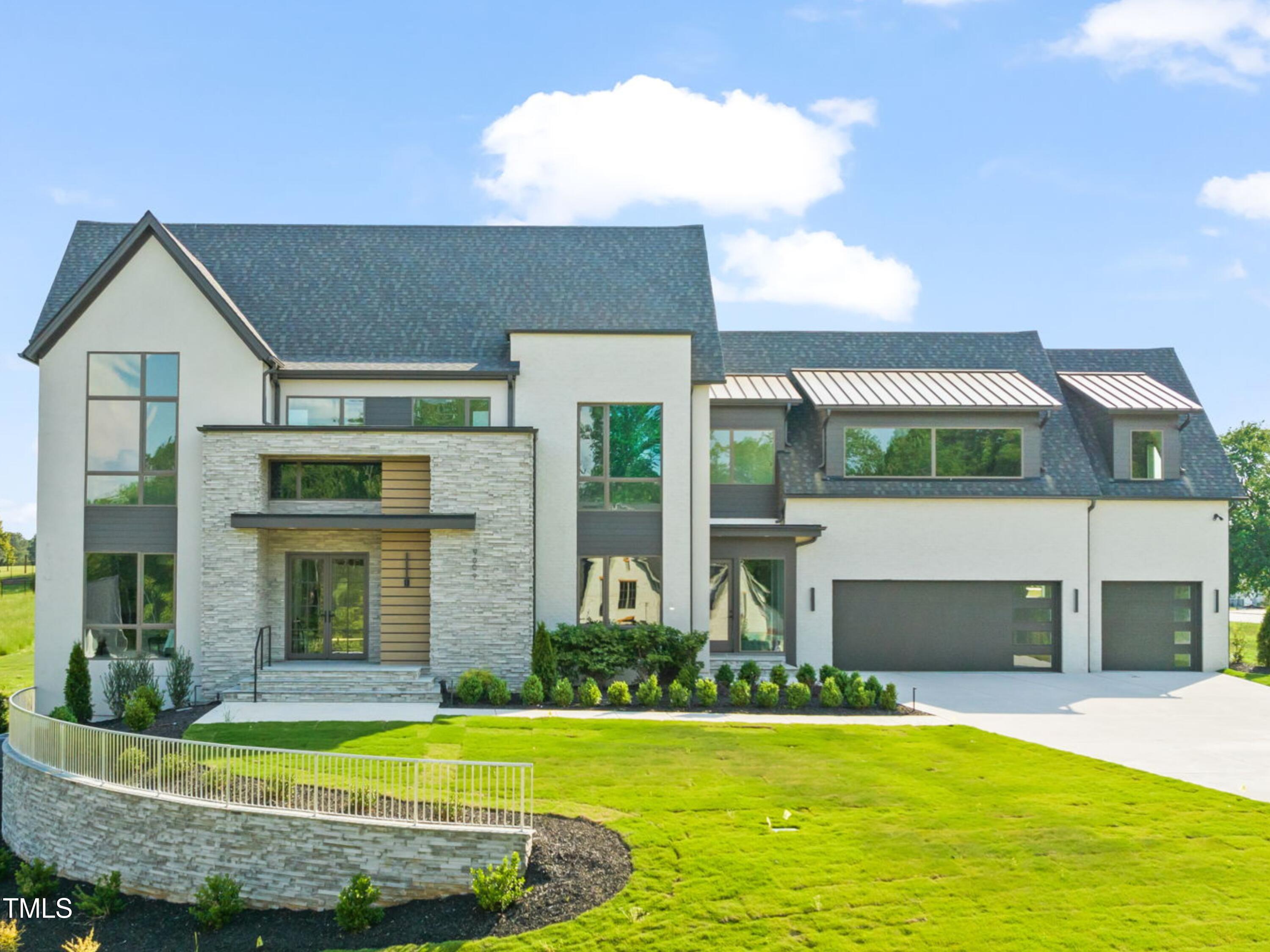 9009 Meadow Pointe Court