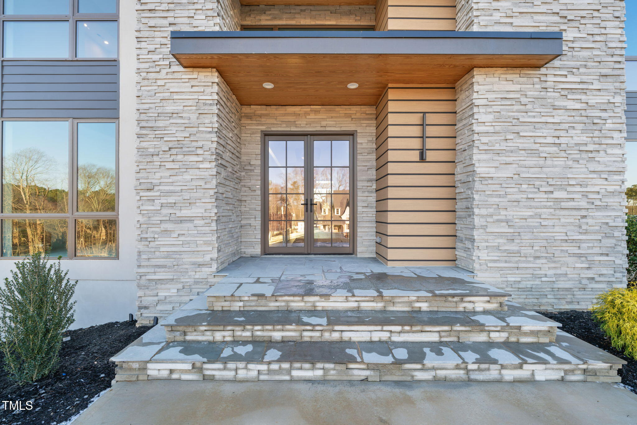 9009 Meadow Pointe Court