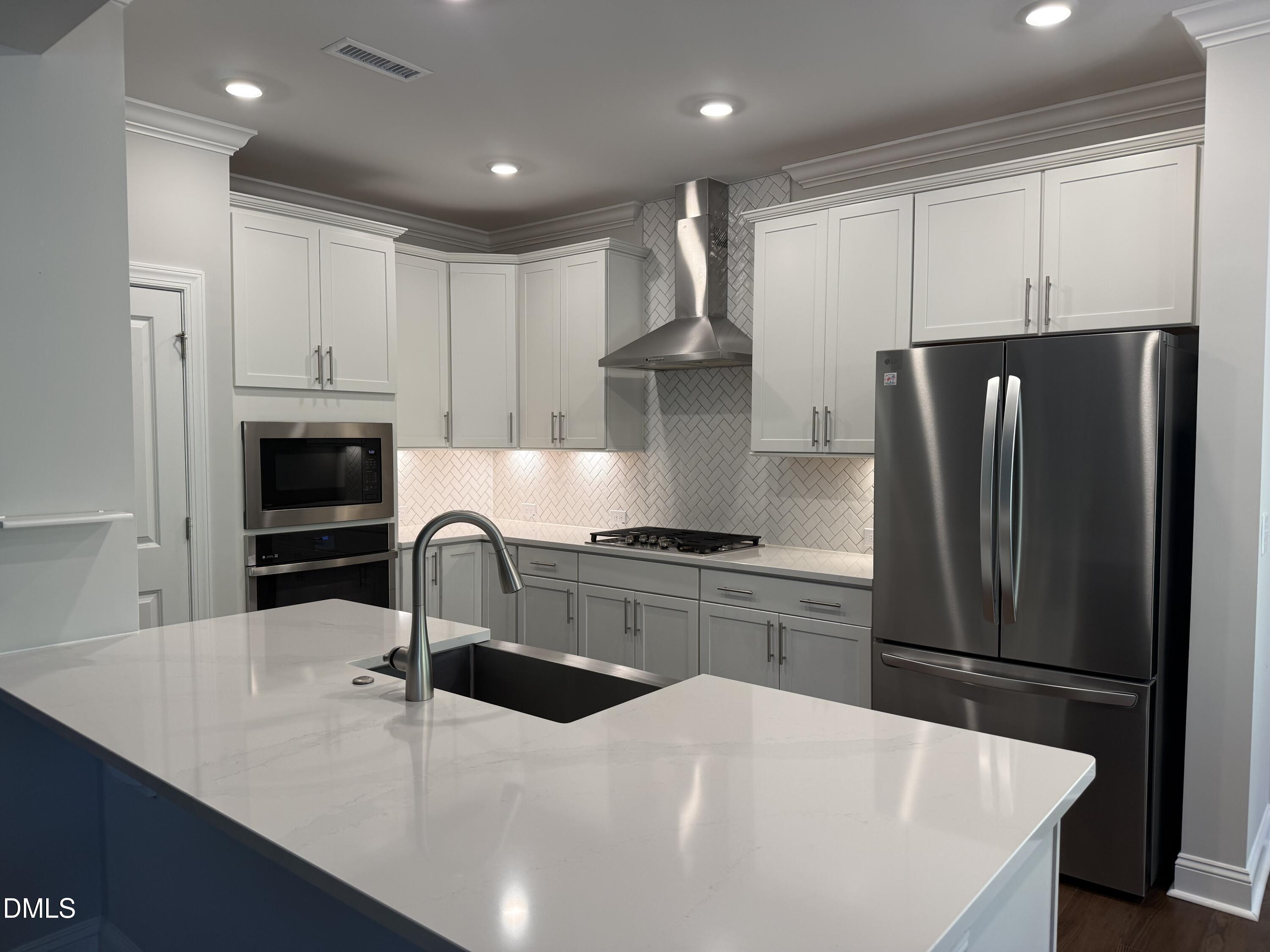 2516 Pikes Peak Drive