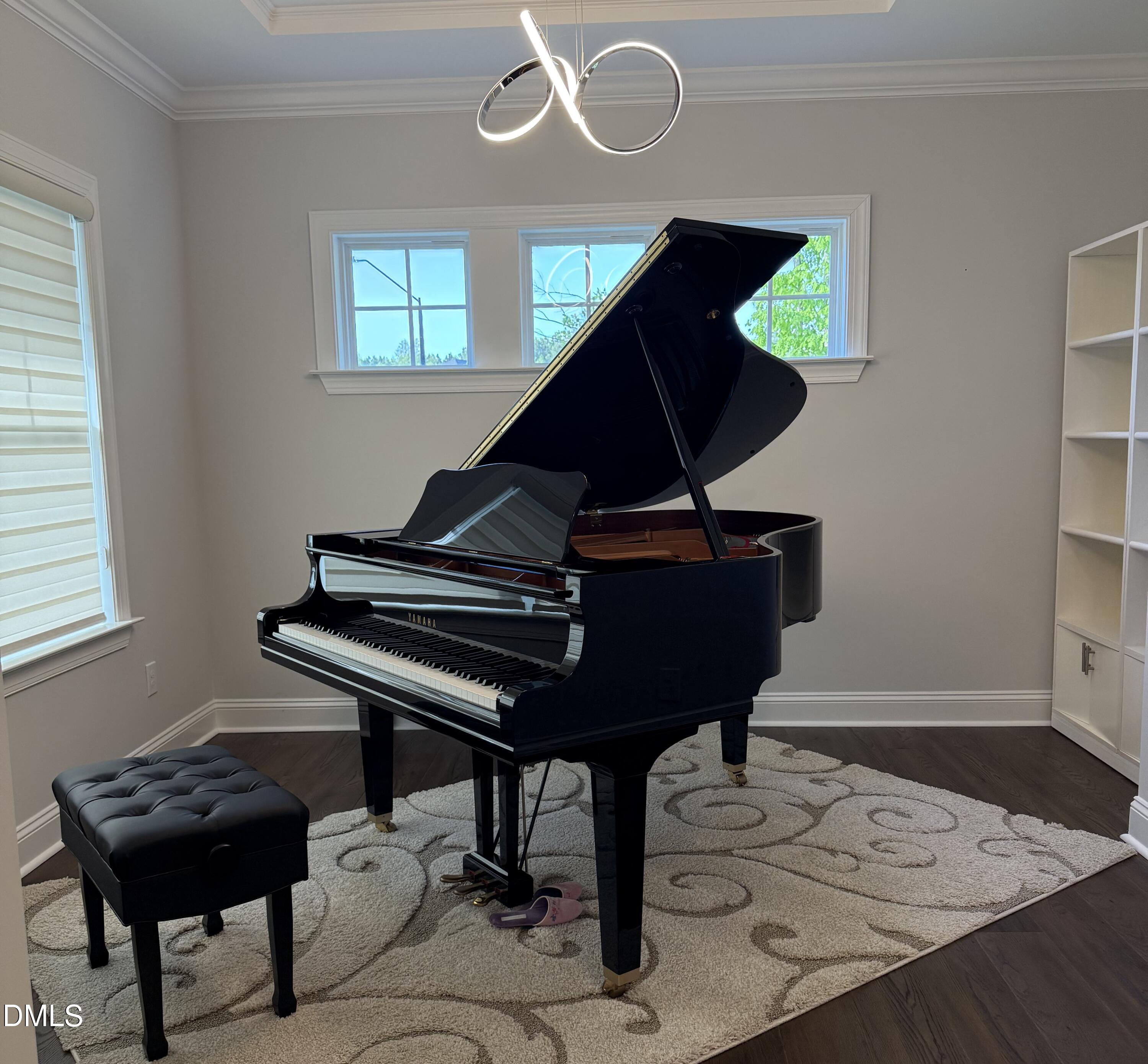 2516 Pikes Peak Drive