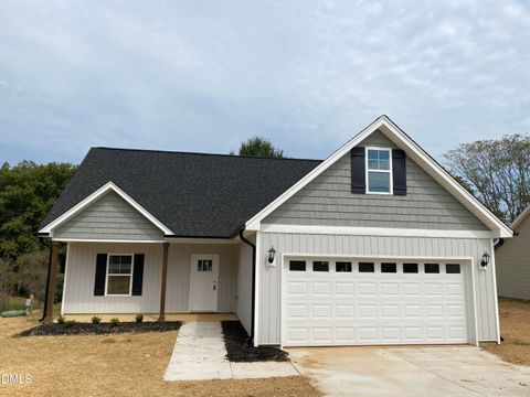 409 E Lee Avenue Yadkinville NC 27055