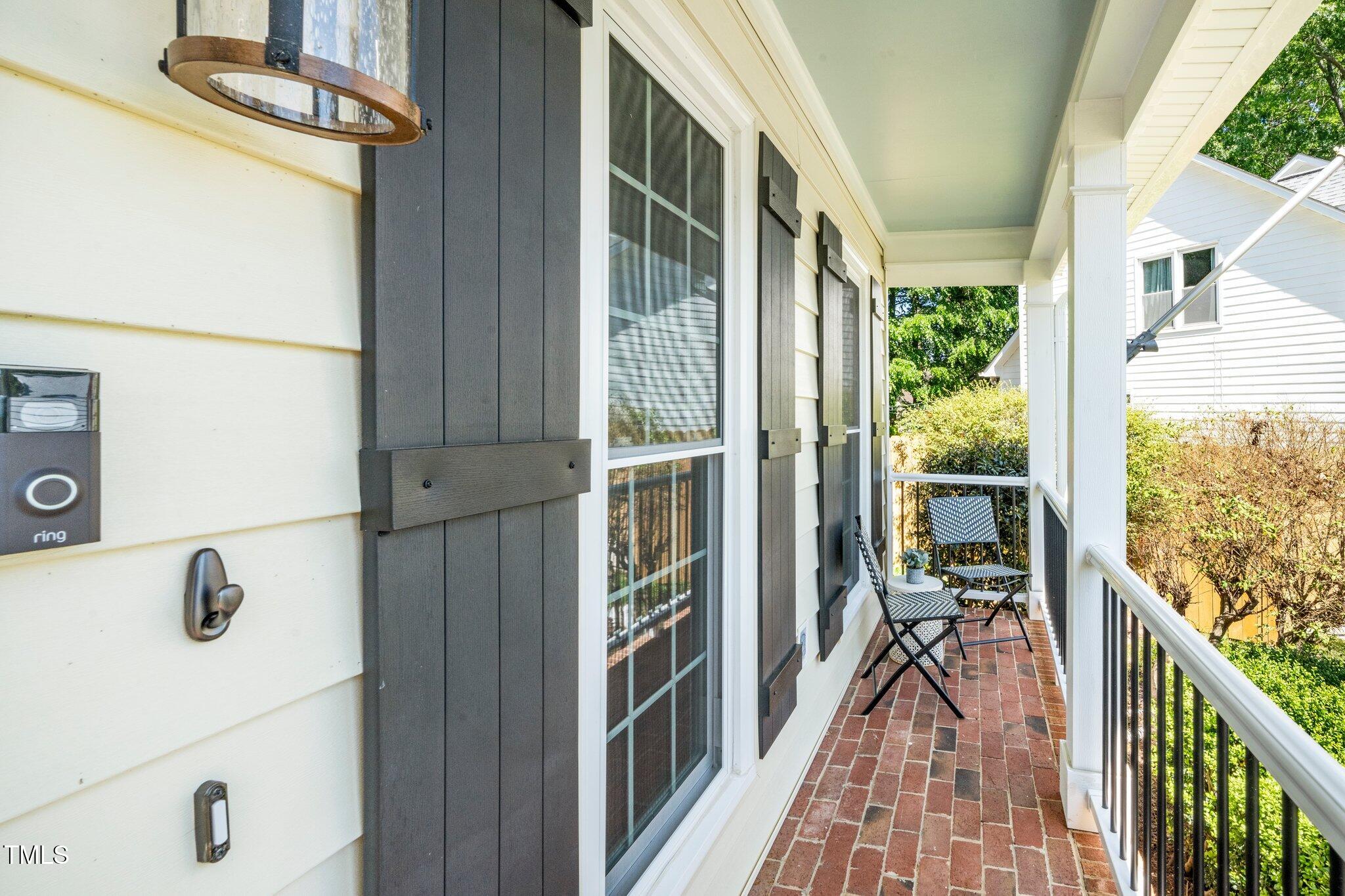 104 Ludstone Court