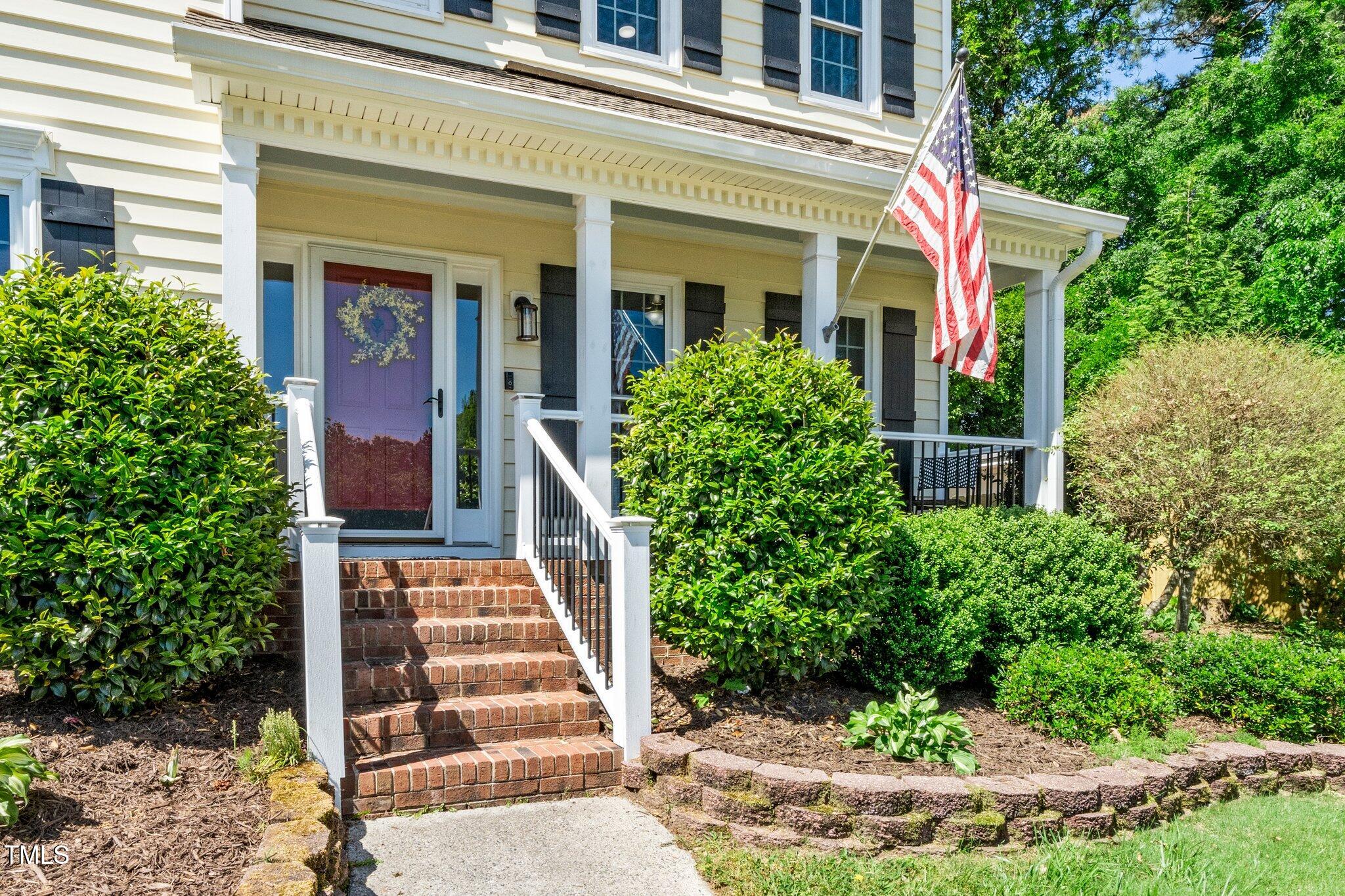 104 Ludstone Court