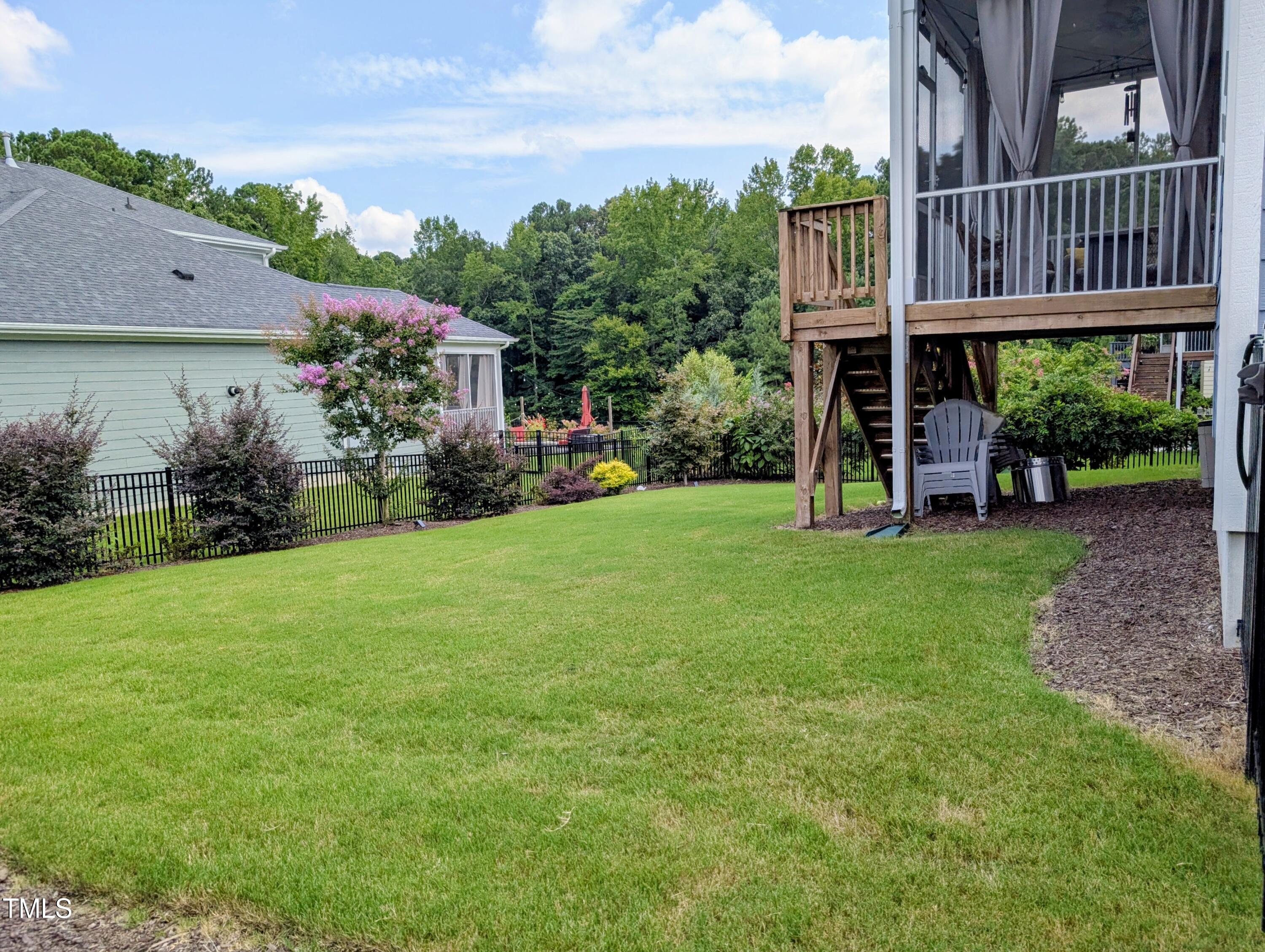 332 Kings Glen Way