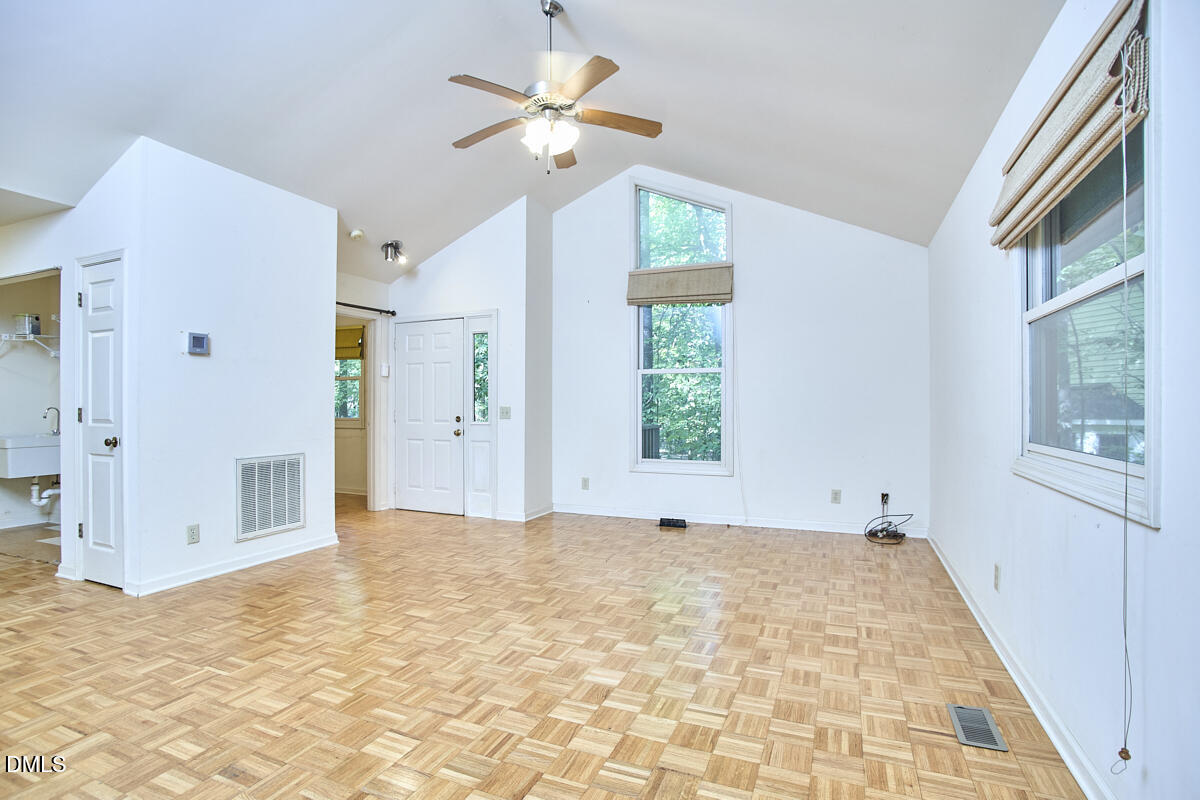 112 Creekview Circle