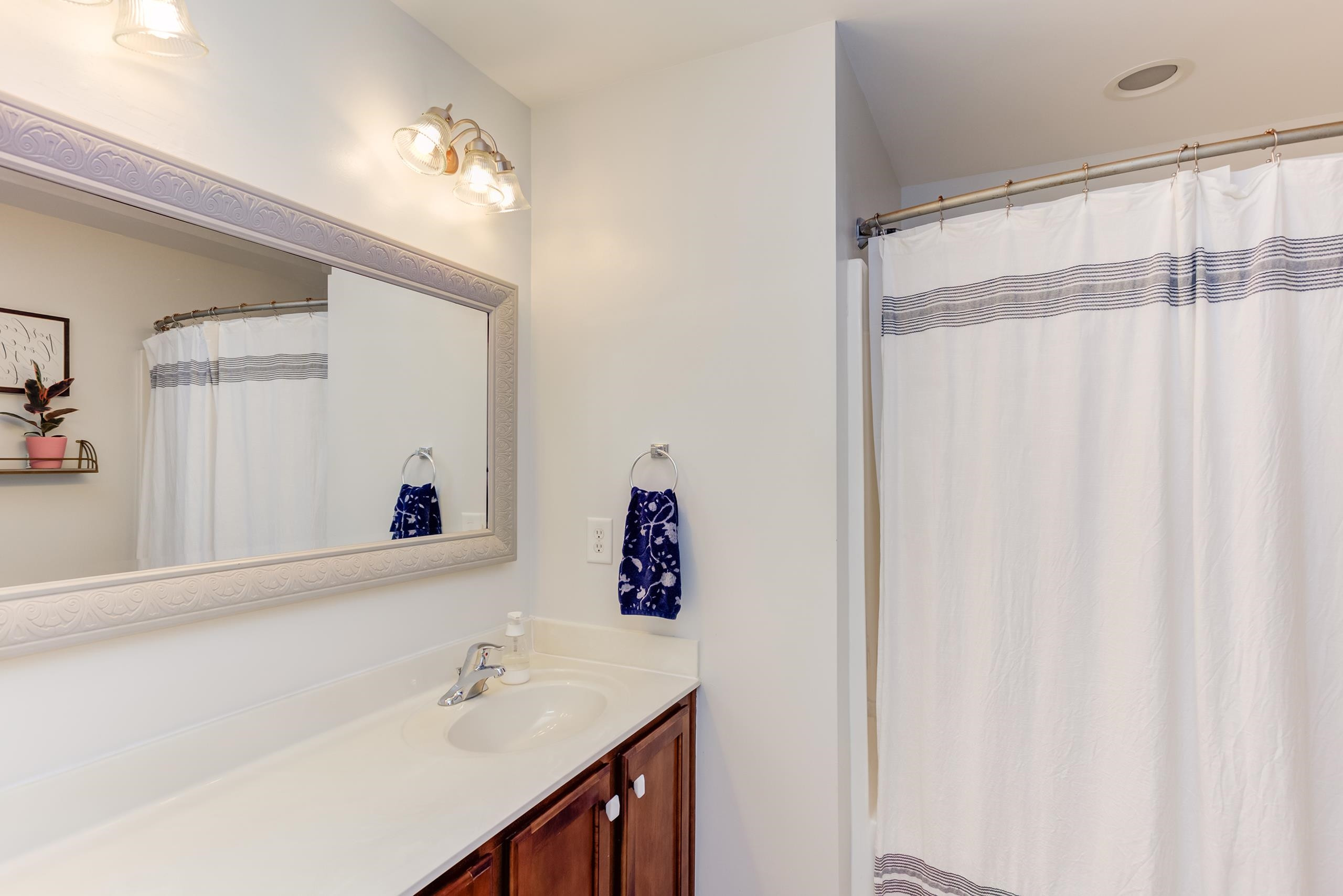 Photo 25 of 46 of 8013 Goldenrain Way townhome