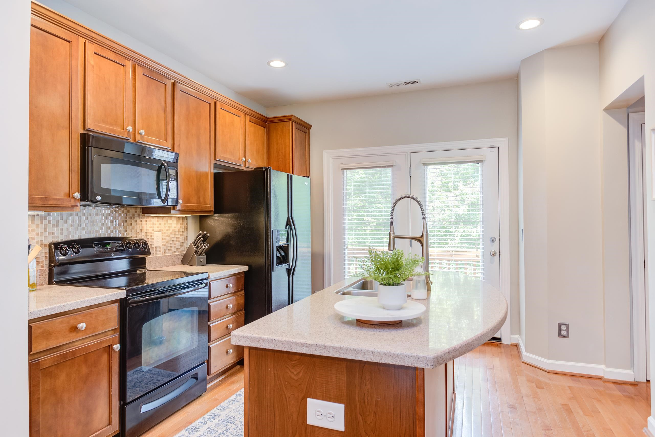 Photo 15 of 46 of 8013 Goldenrain Way townhome