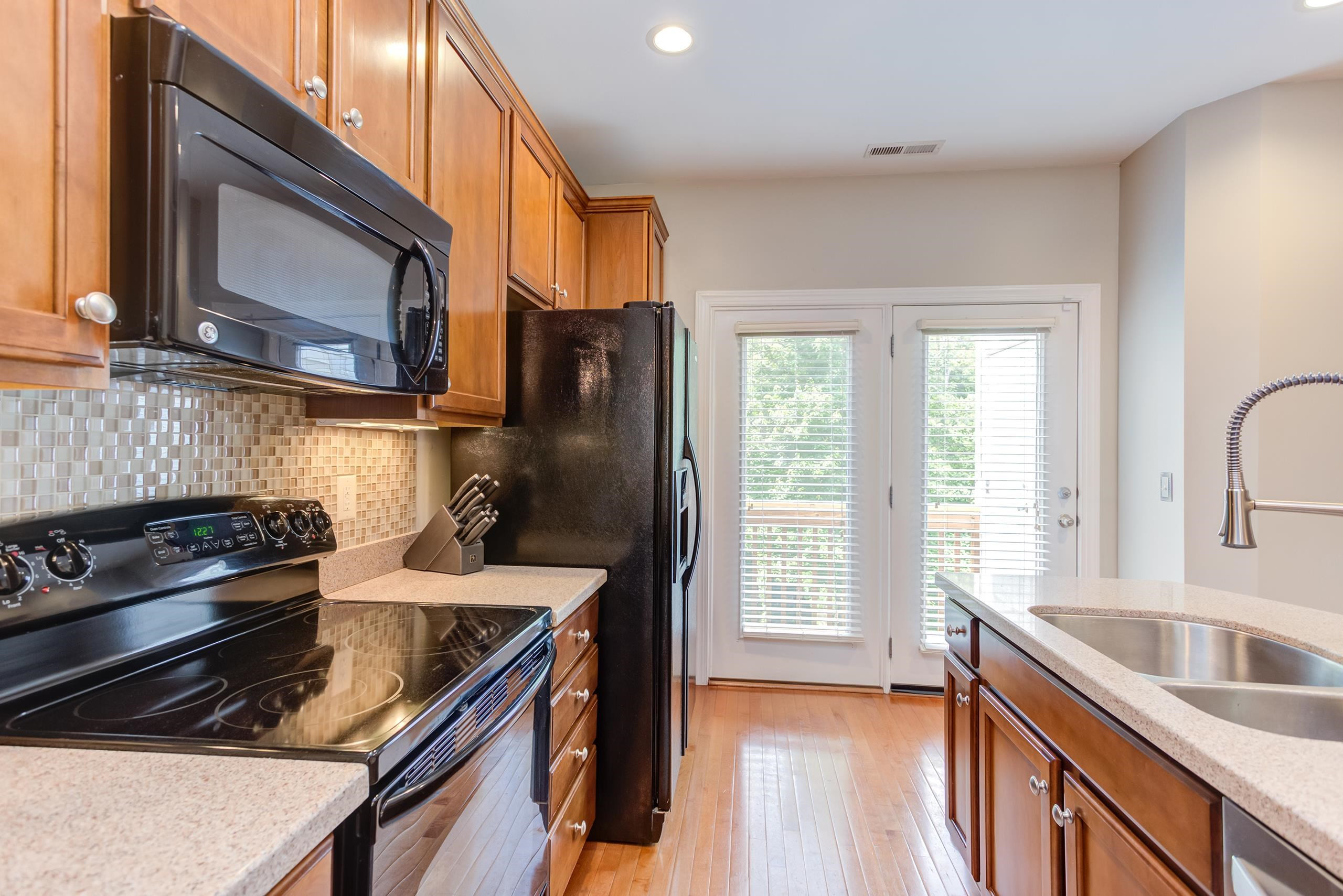 Photo 17 of 46 of 8013 Goldenrain Way townhome