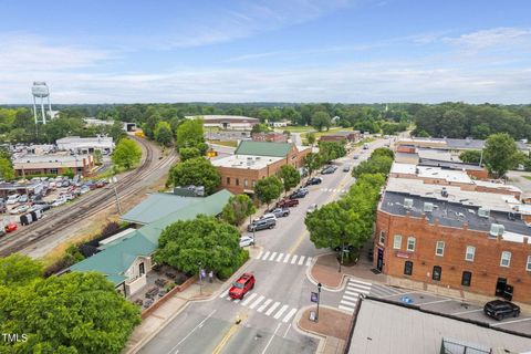 Townhouse in Fuquay Varina NC 901 Trestleview Street 44.jpg