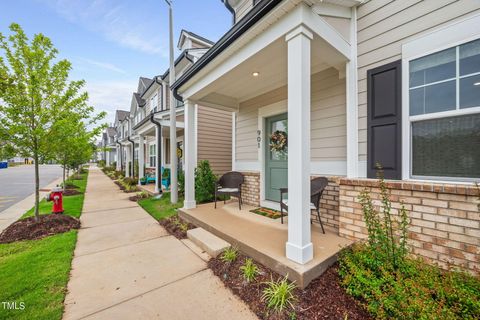 Townhouse in Fuquay Varina NC 901 Trestleview Street 2.jpg