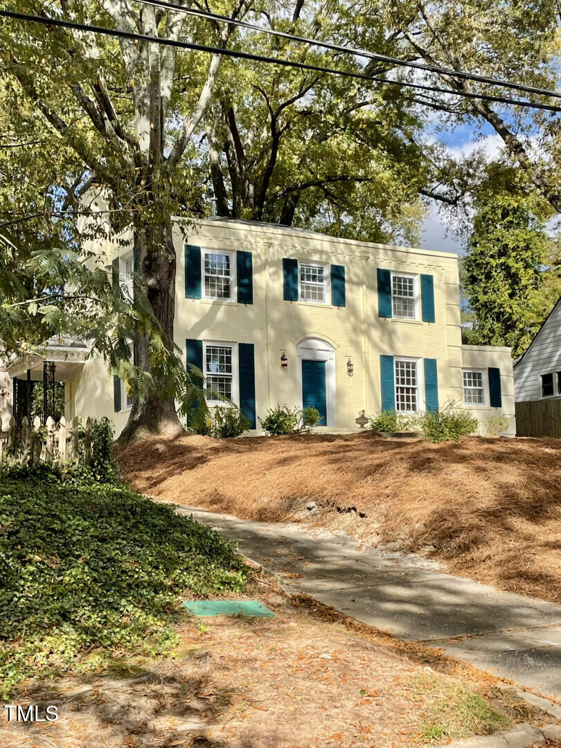 112 Hilton Avenue