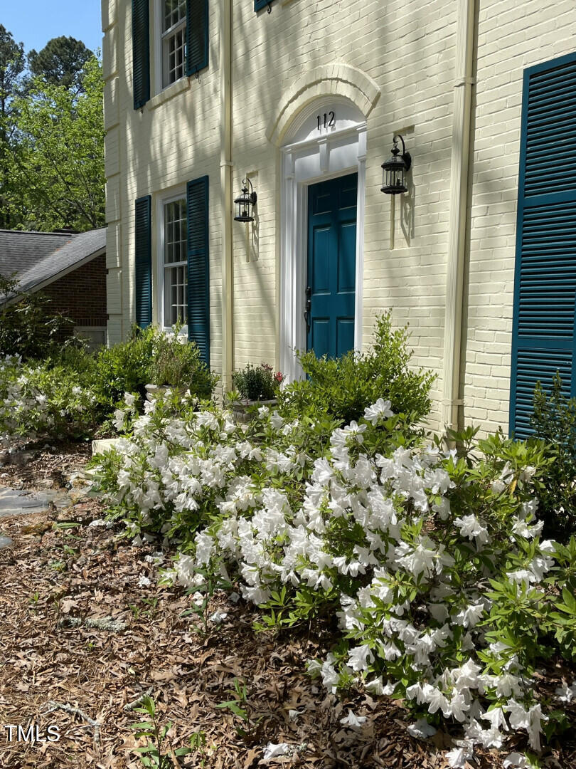 112 Hilton Avenue