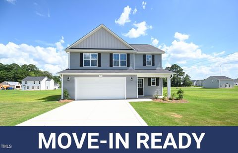 1922 Elephant Lane Hope Mills NC 28348