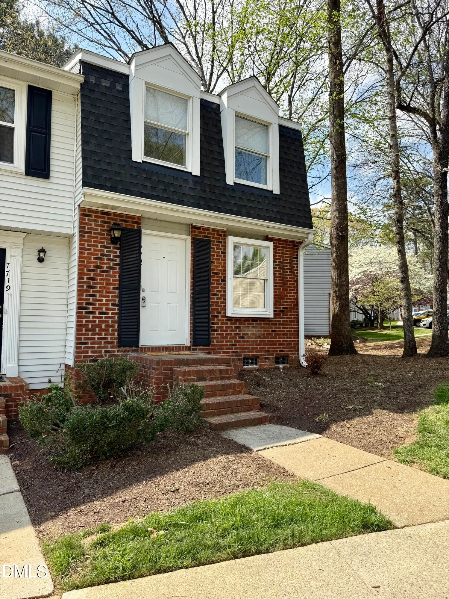 7721 Kingsberry Court