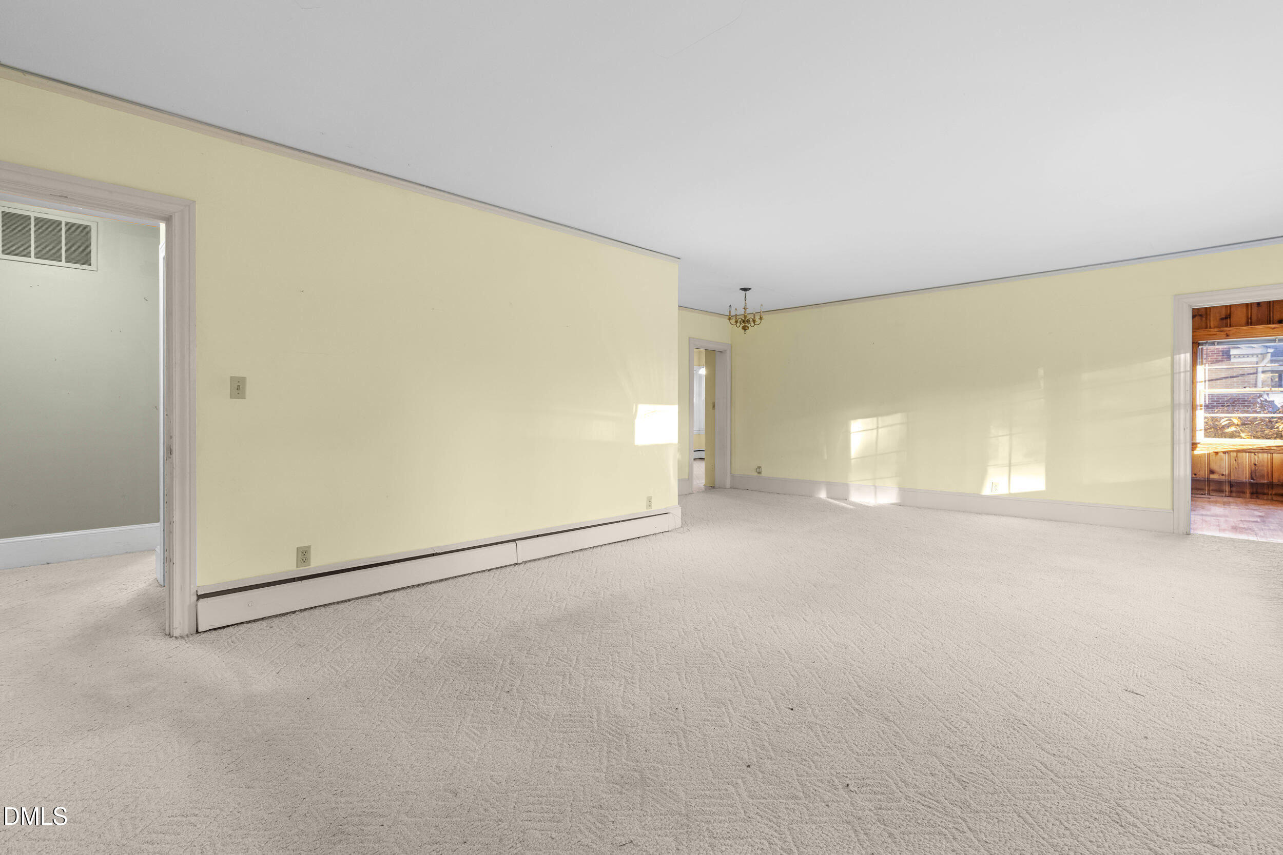 103 E Meadowbrook Drive