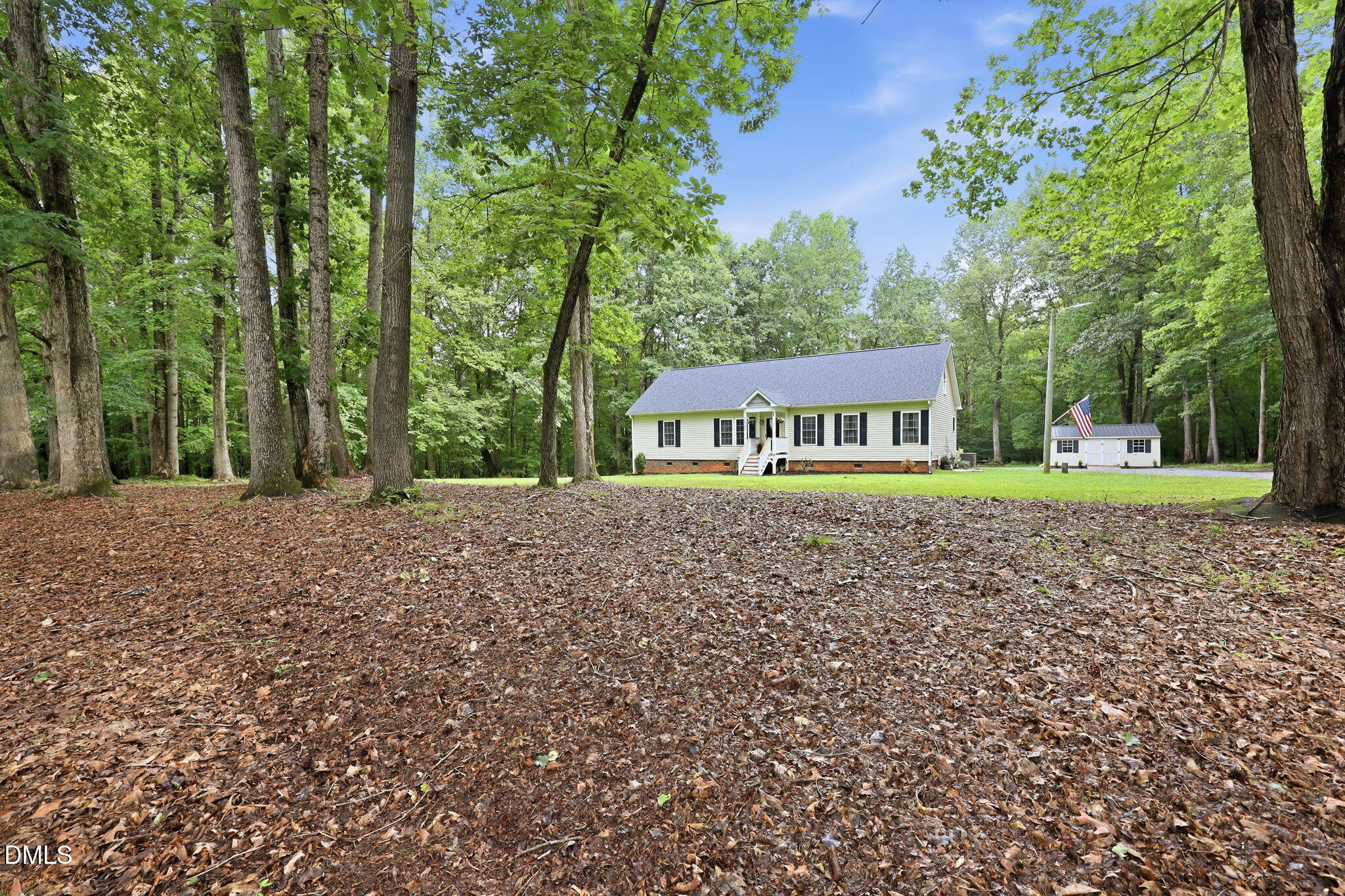 1507 Rainbow Circle