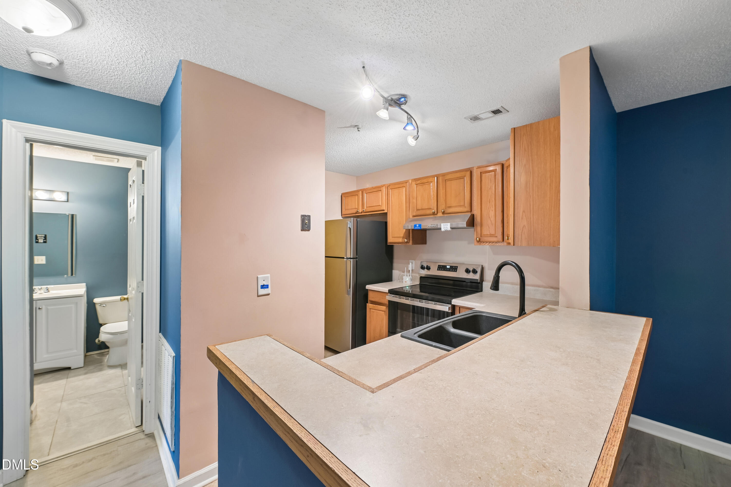 4900 Avenida Del Sol Drive 102