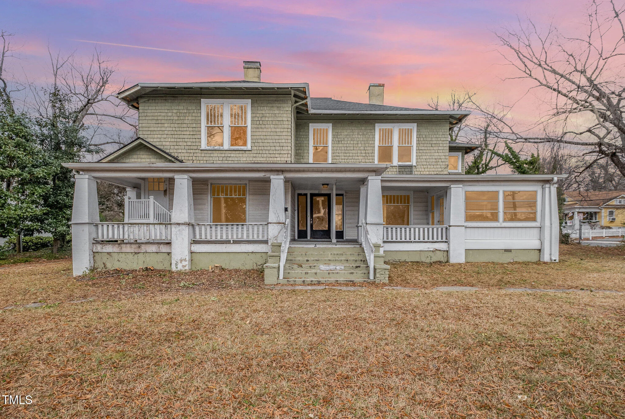 603 W Davis Street