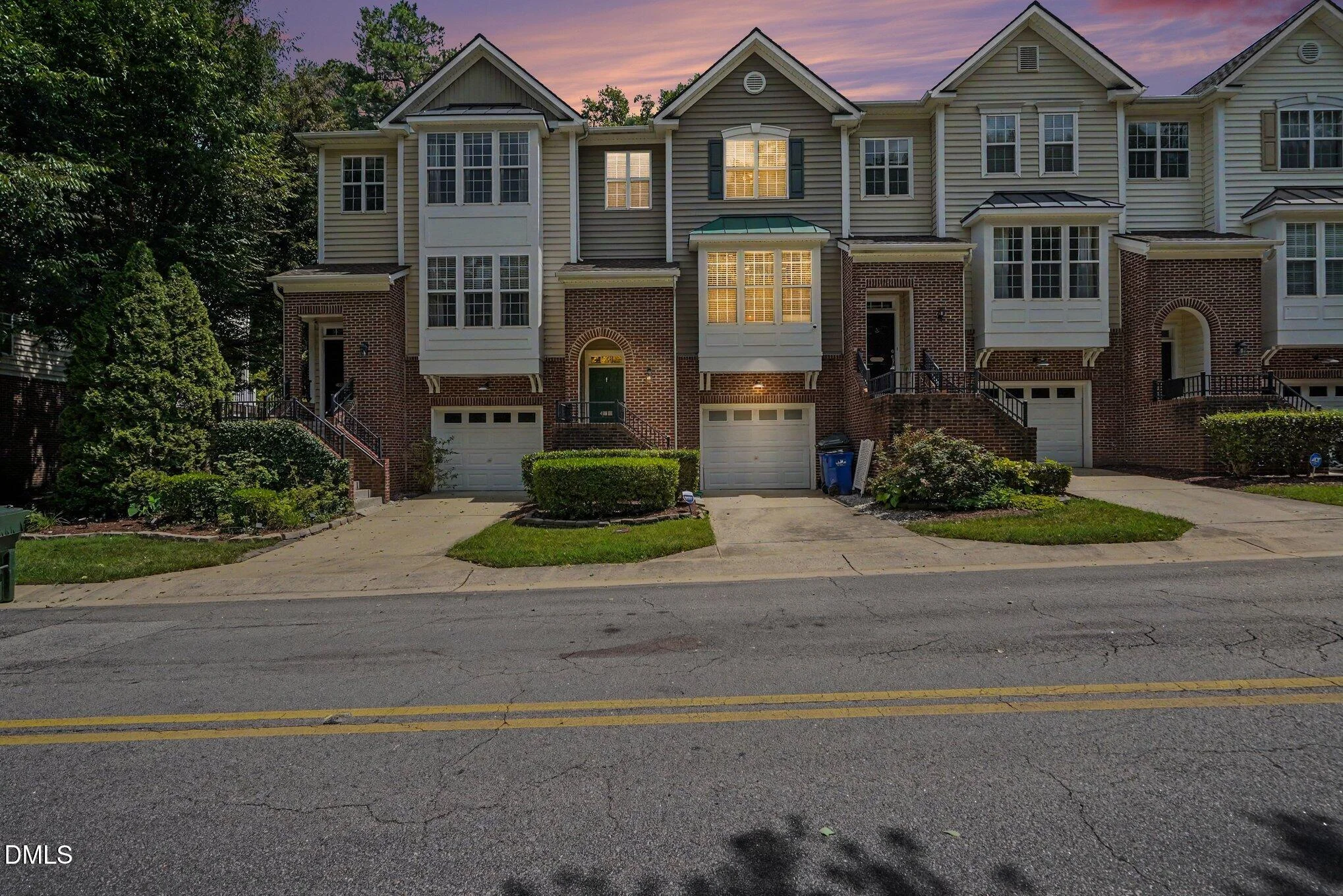 5453 Crescentview Parkway
