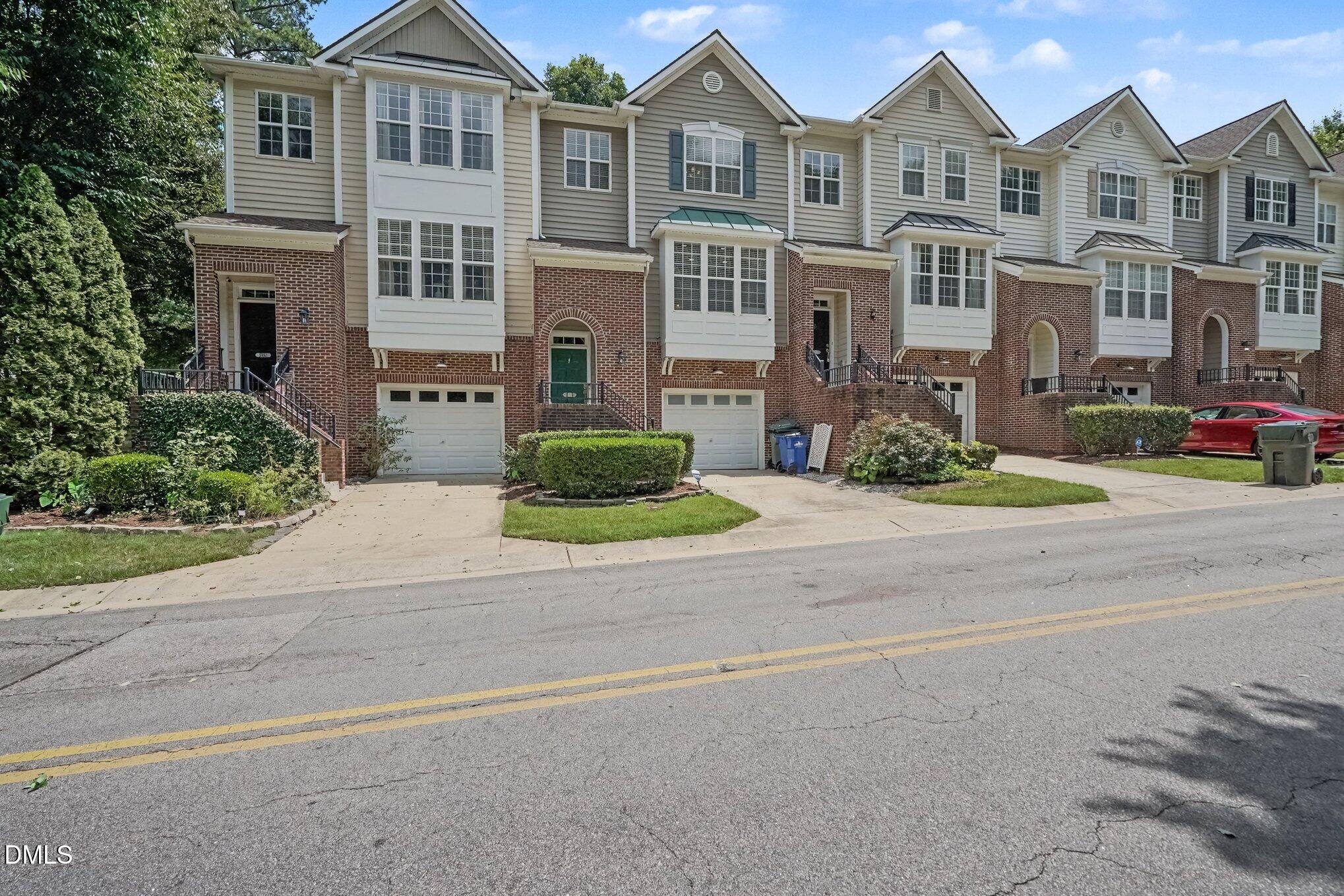 5453 Crescentview Parkway