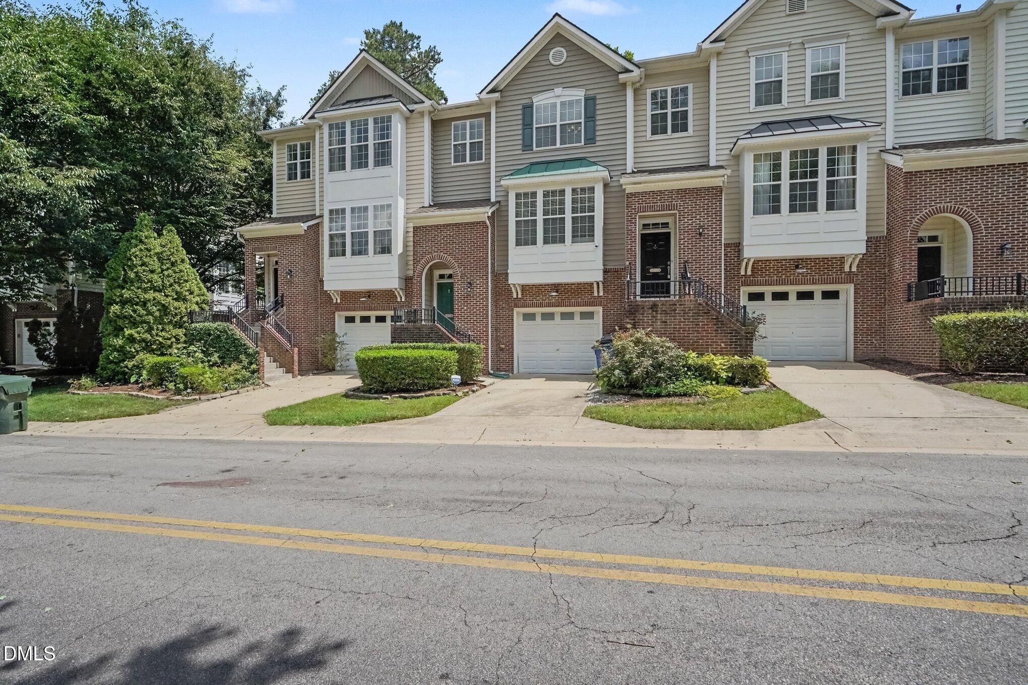5453 Crescentview Parkway