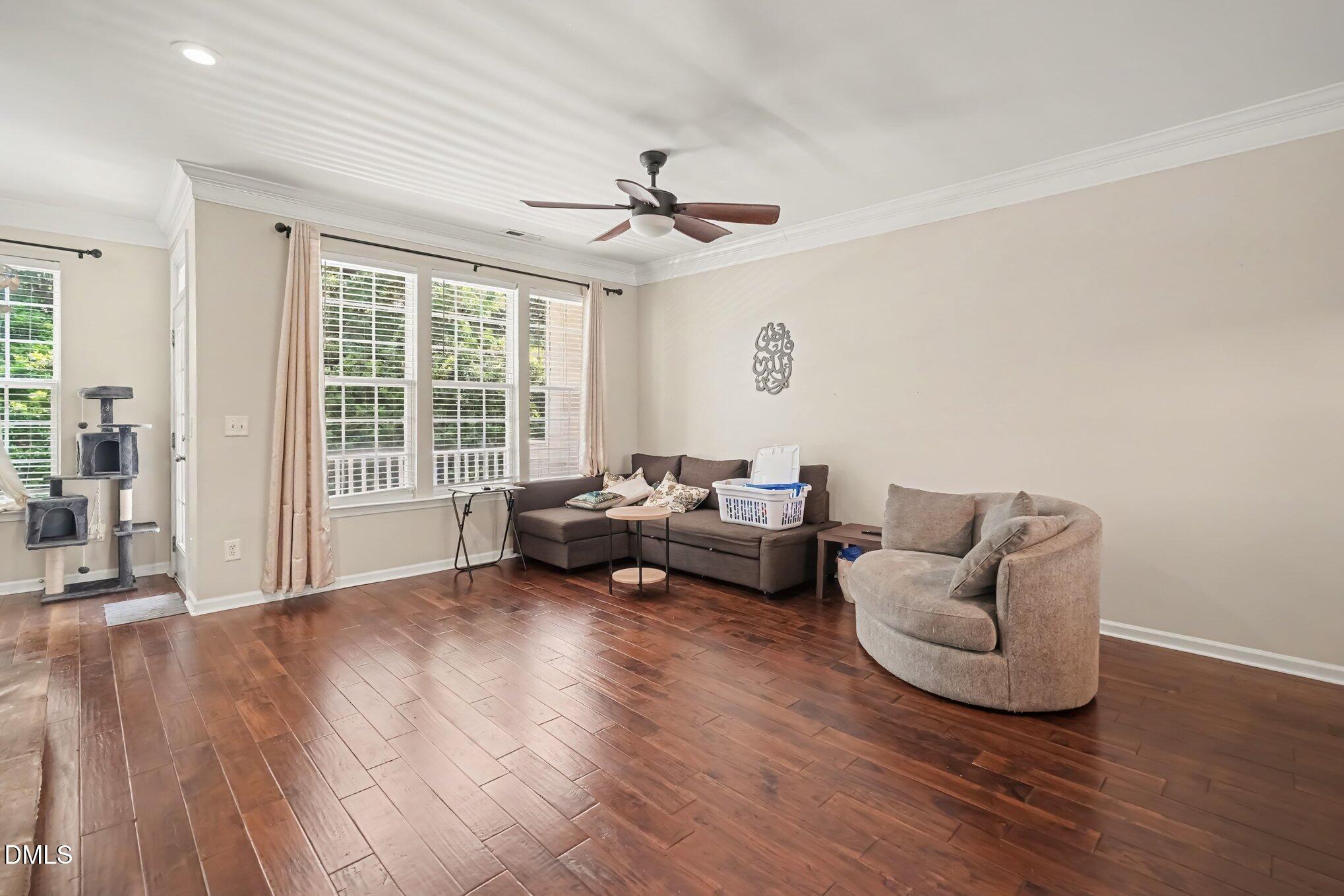 5453 Crescentview Parkway