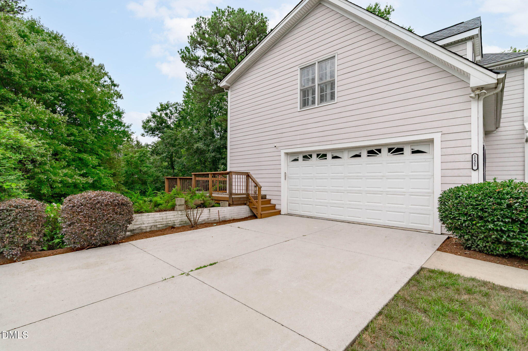 1121 Capitata Crossing