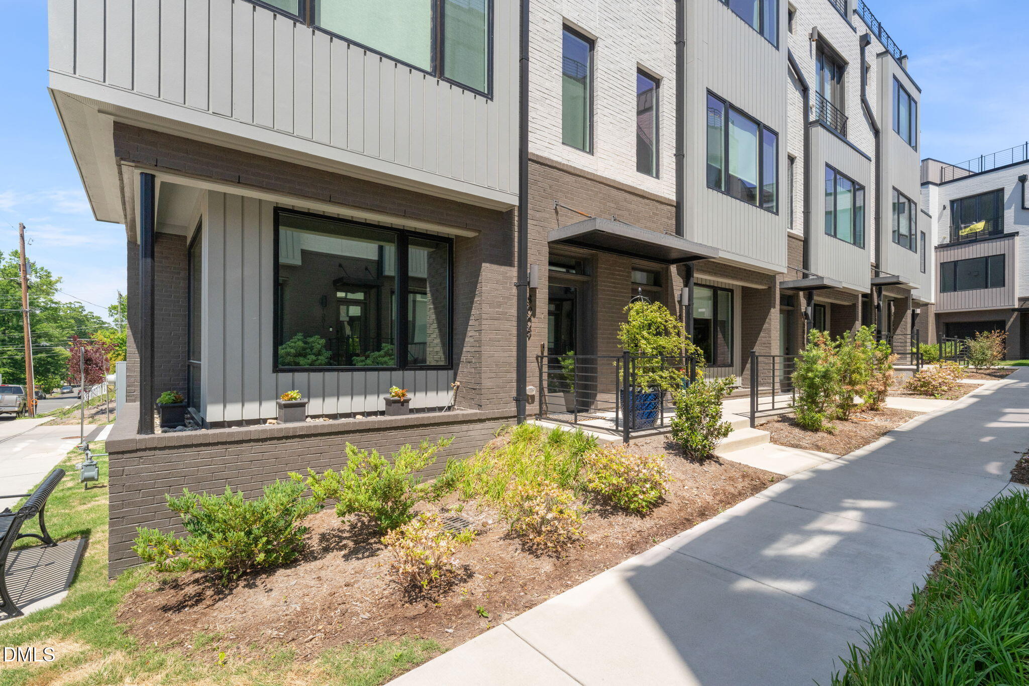 3009 Corbell