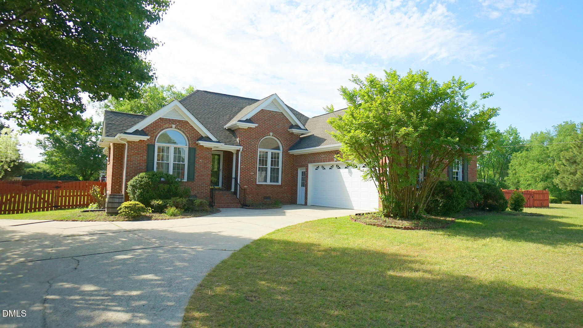 400 Knolls View Drive